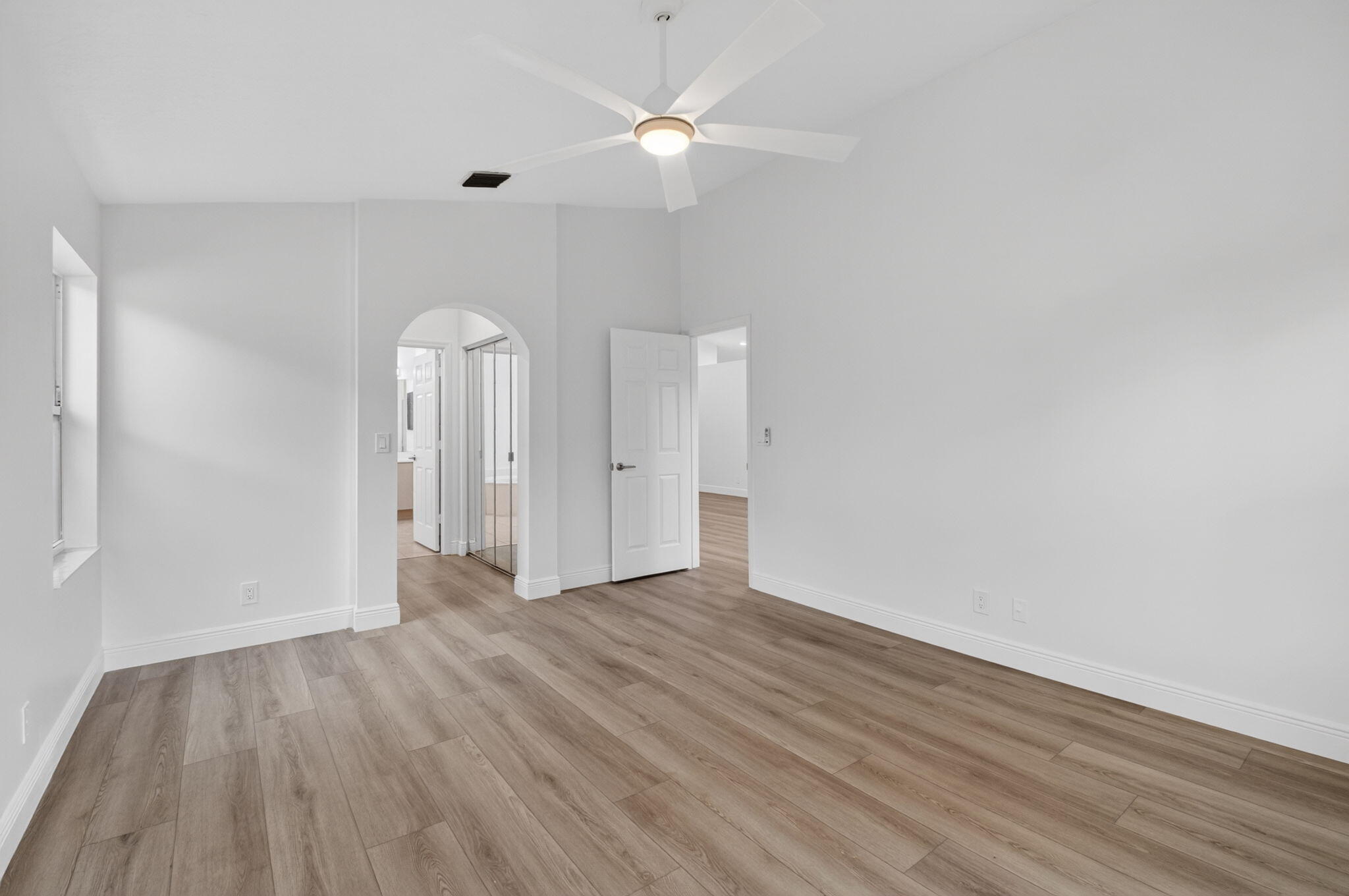 Royal Lakes - Residential