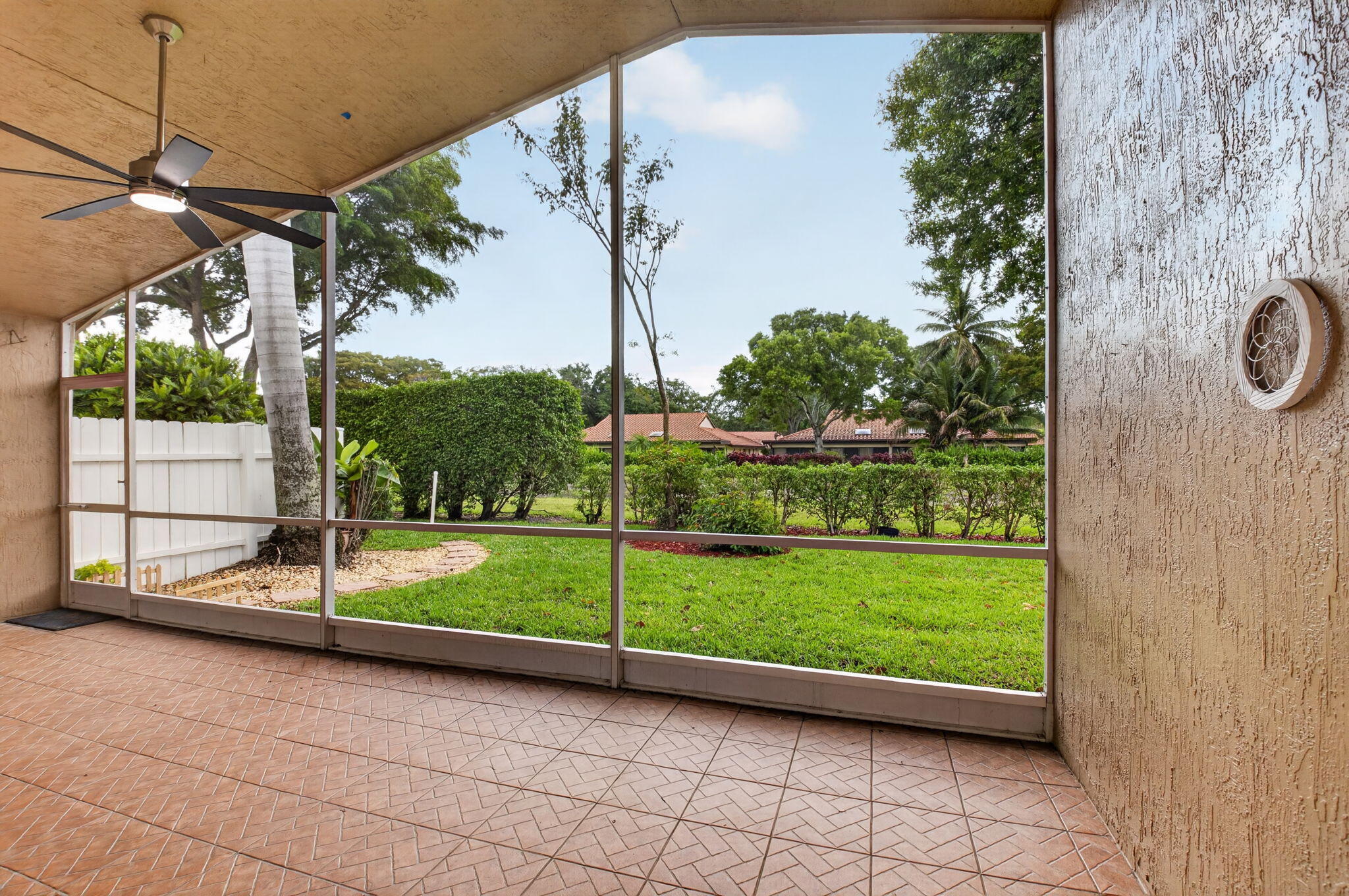 Royal Lakes - Residential