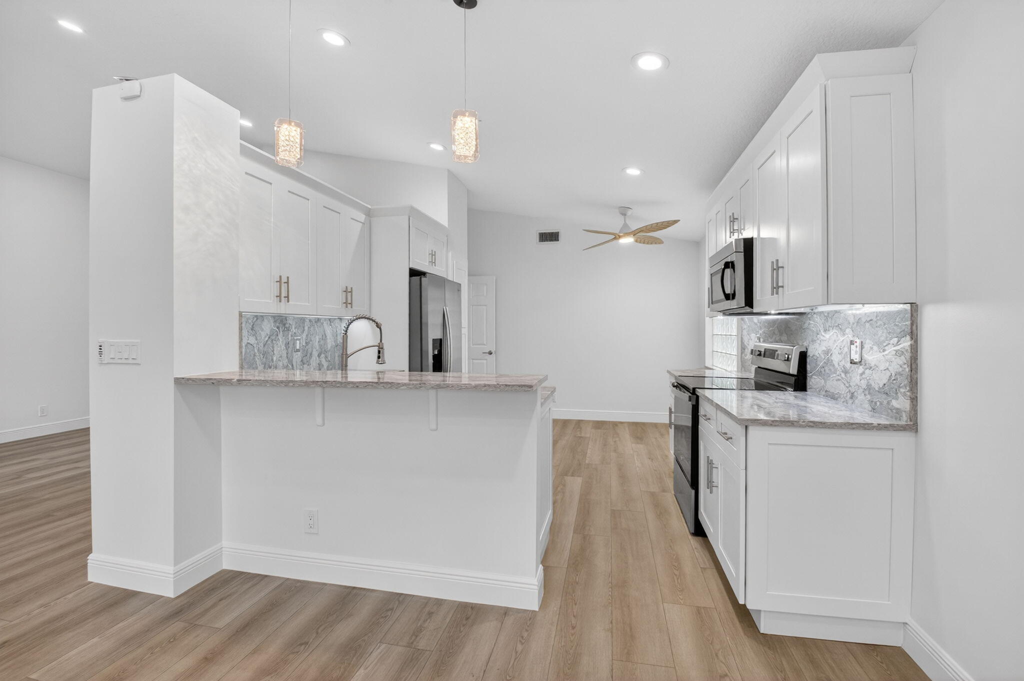Royal Lakes - Residential
