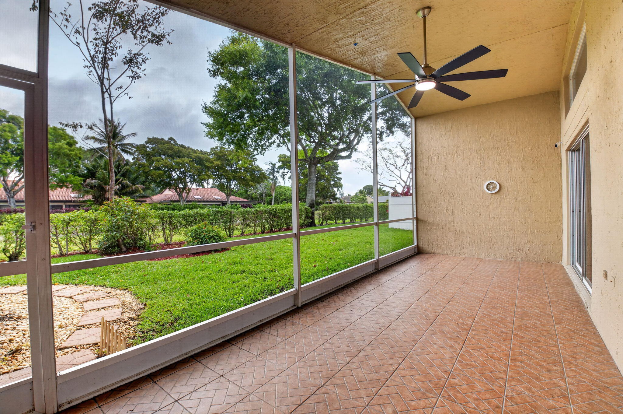 Royal Lakes - Residential