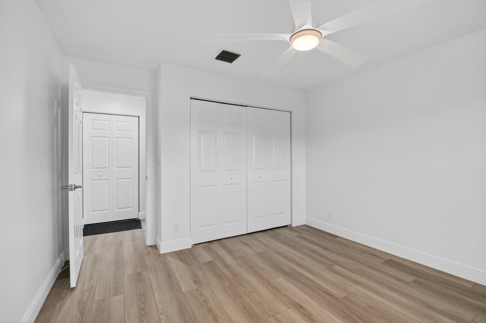Royal Lakes - Residential