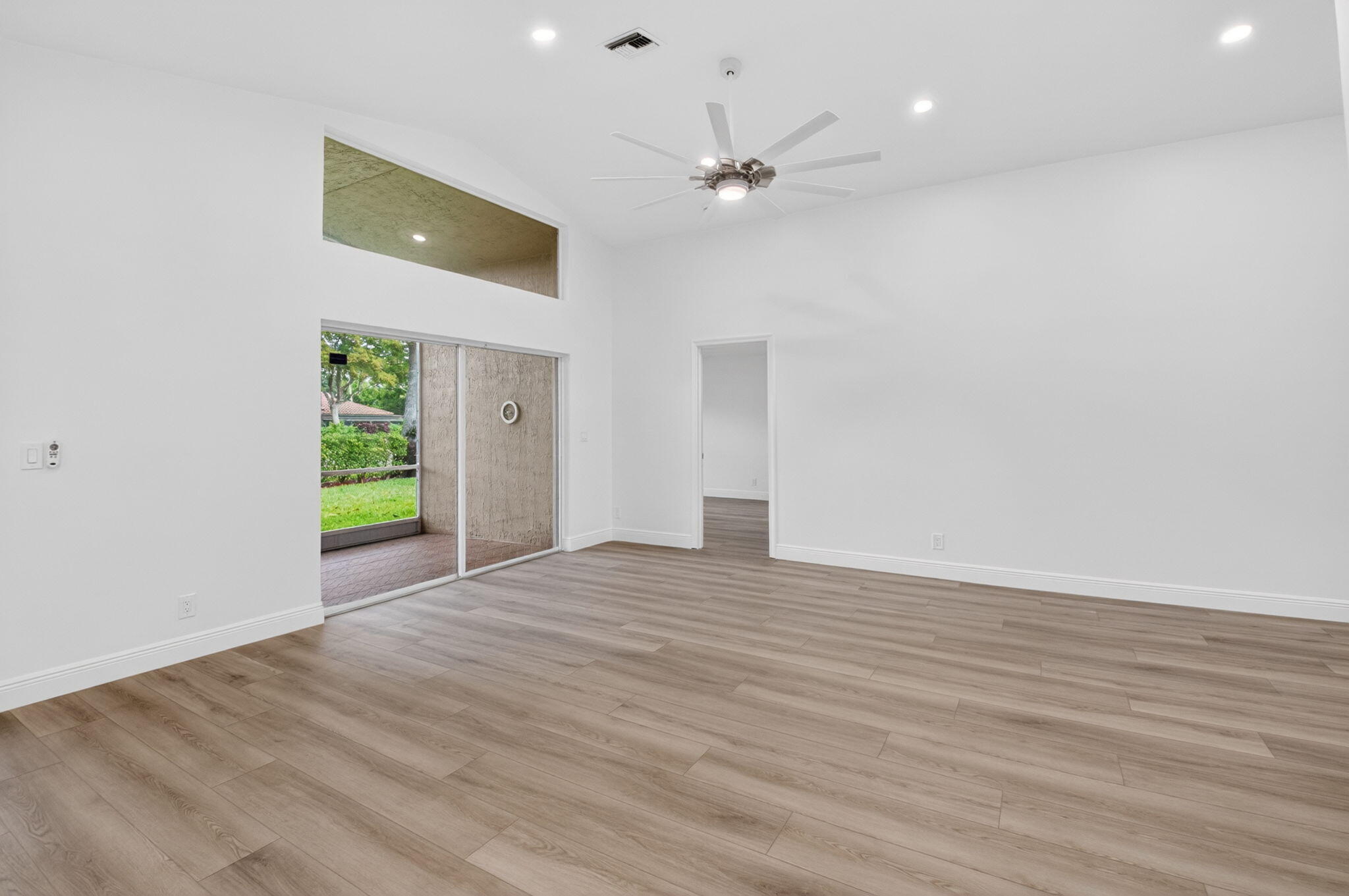 Royal Lakes - Residential