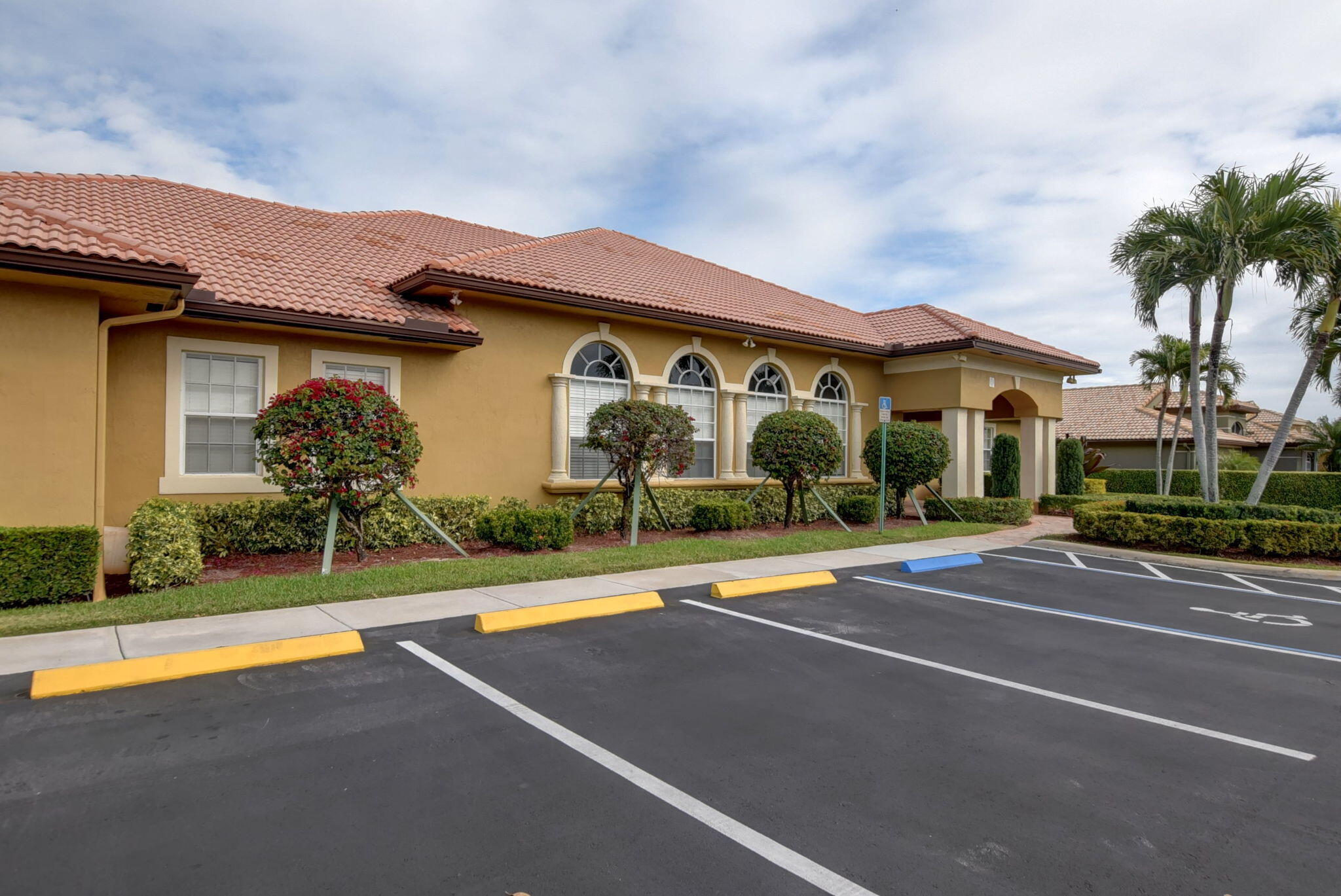 Royal Lakes - Residential