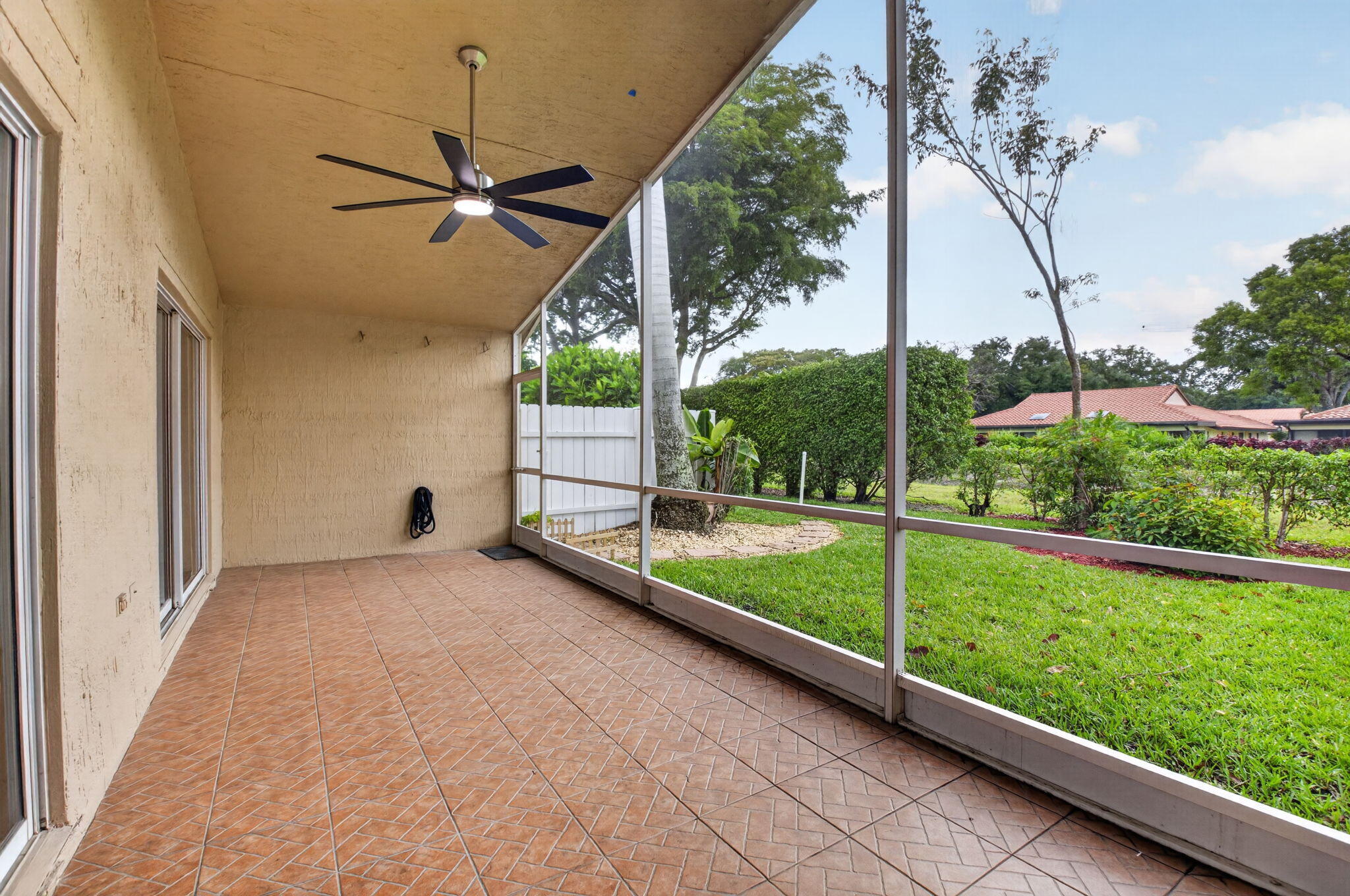 Royal Lakes - Residential