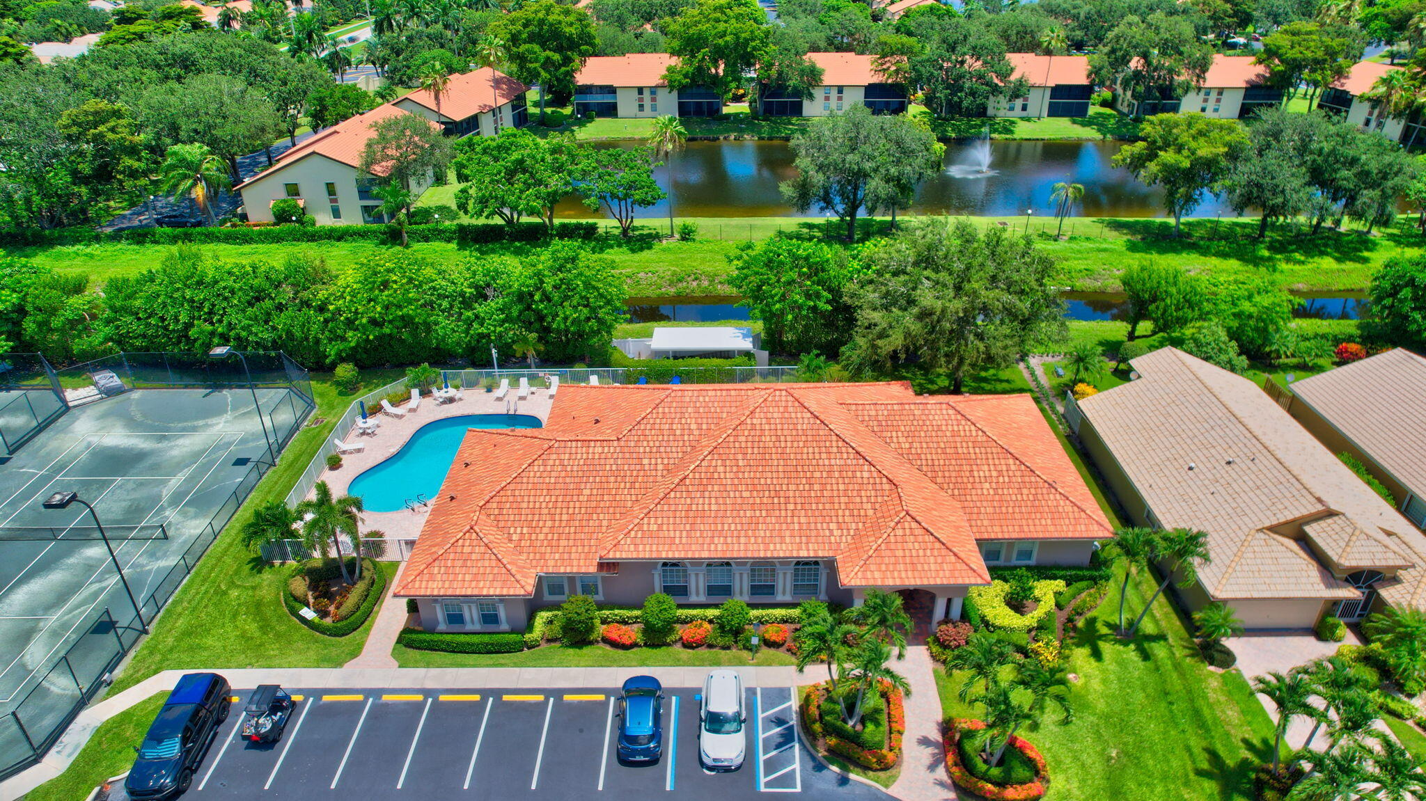 Royal Lakes - Residential
