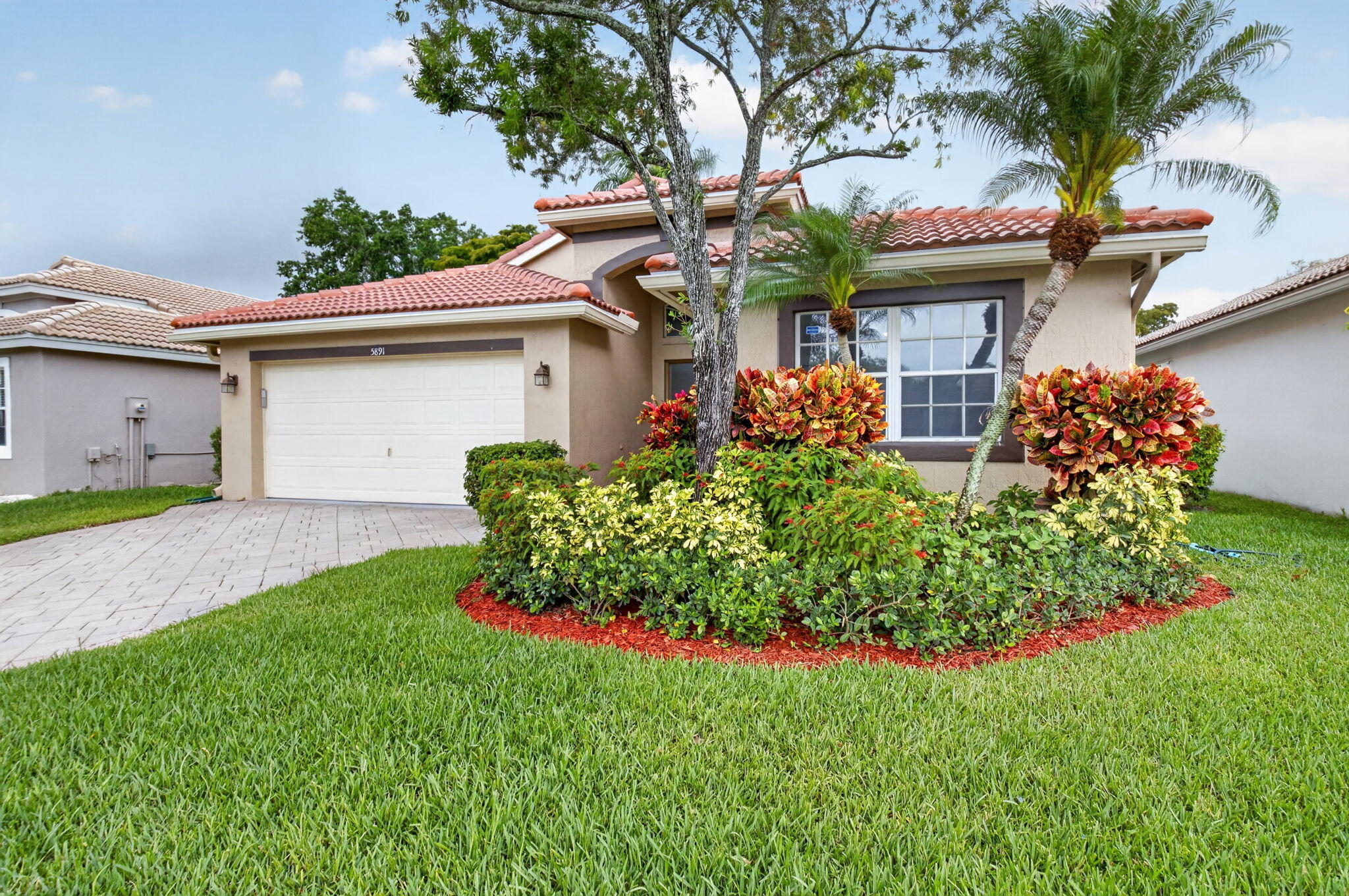 Royal Lakes - Residential