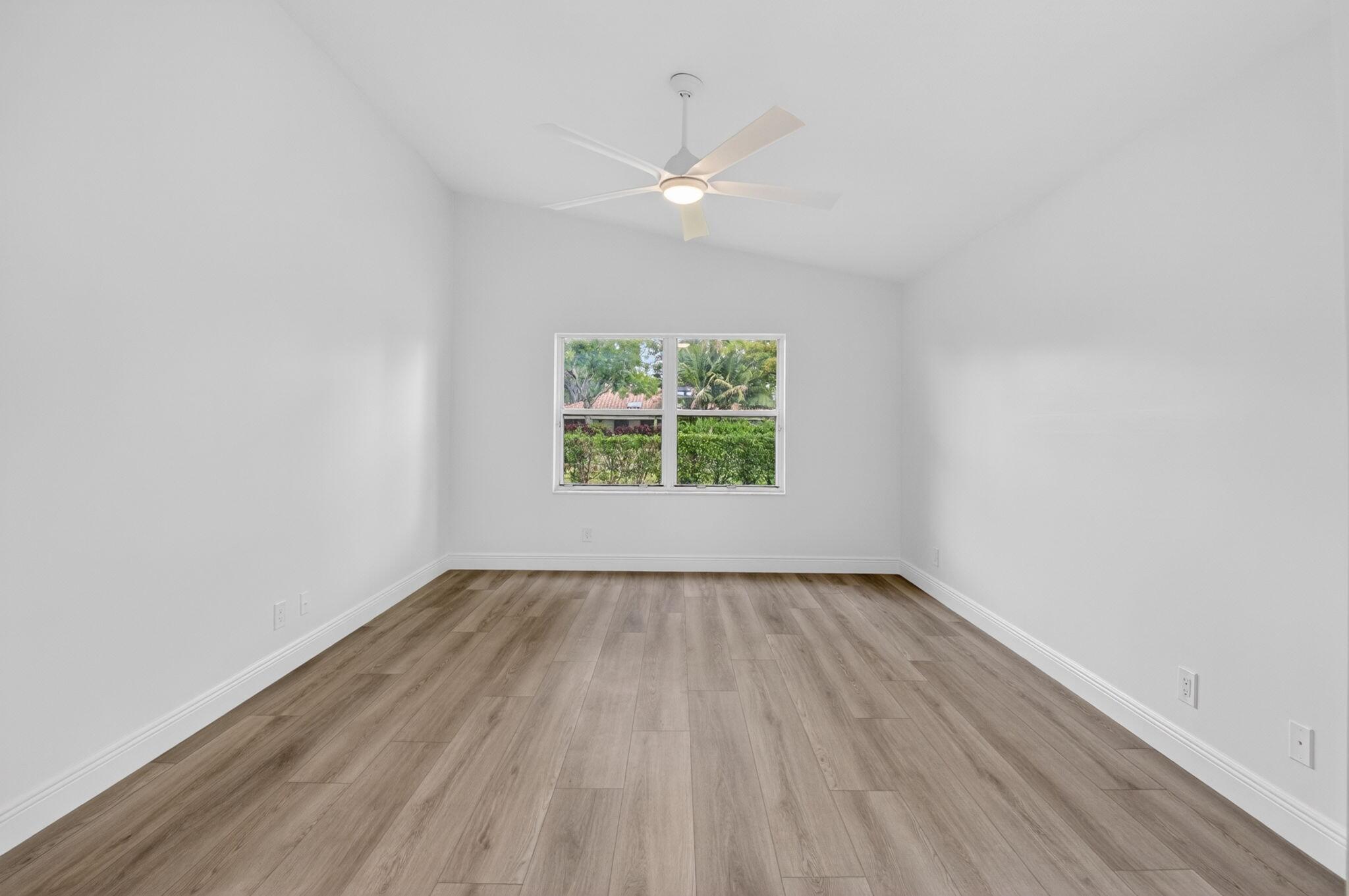 Royal Lakes - Residential