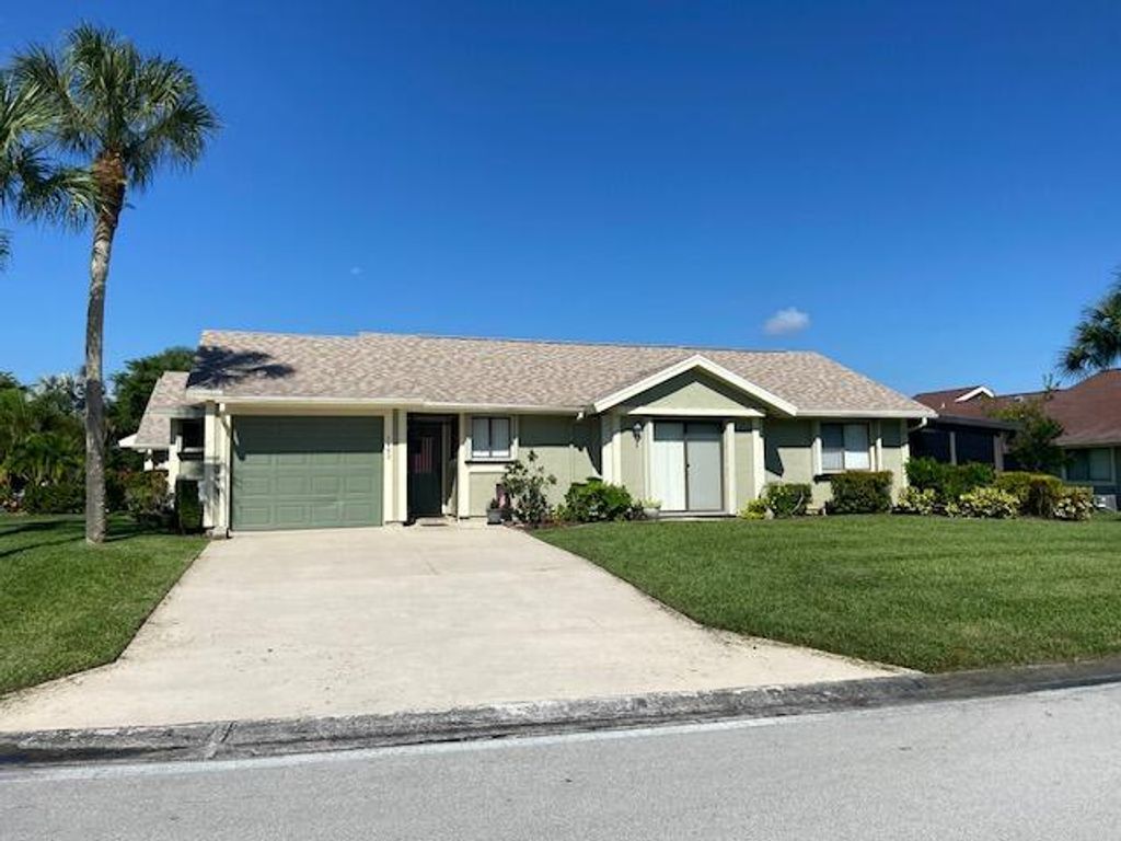 Photo of 1463 SE Colchester Circle, Port Saint Lucie, FL 34952 (MLS # R10999442)