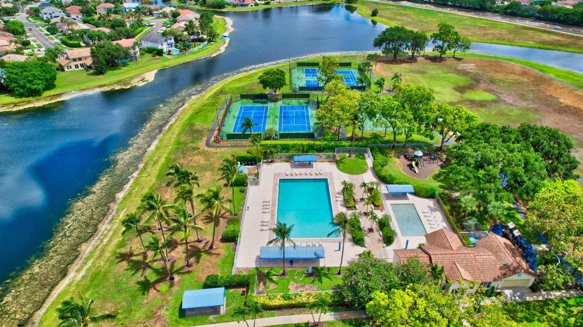 LAKE CHARLESTON - Residential