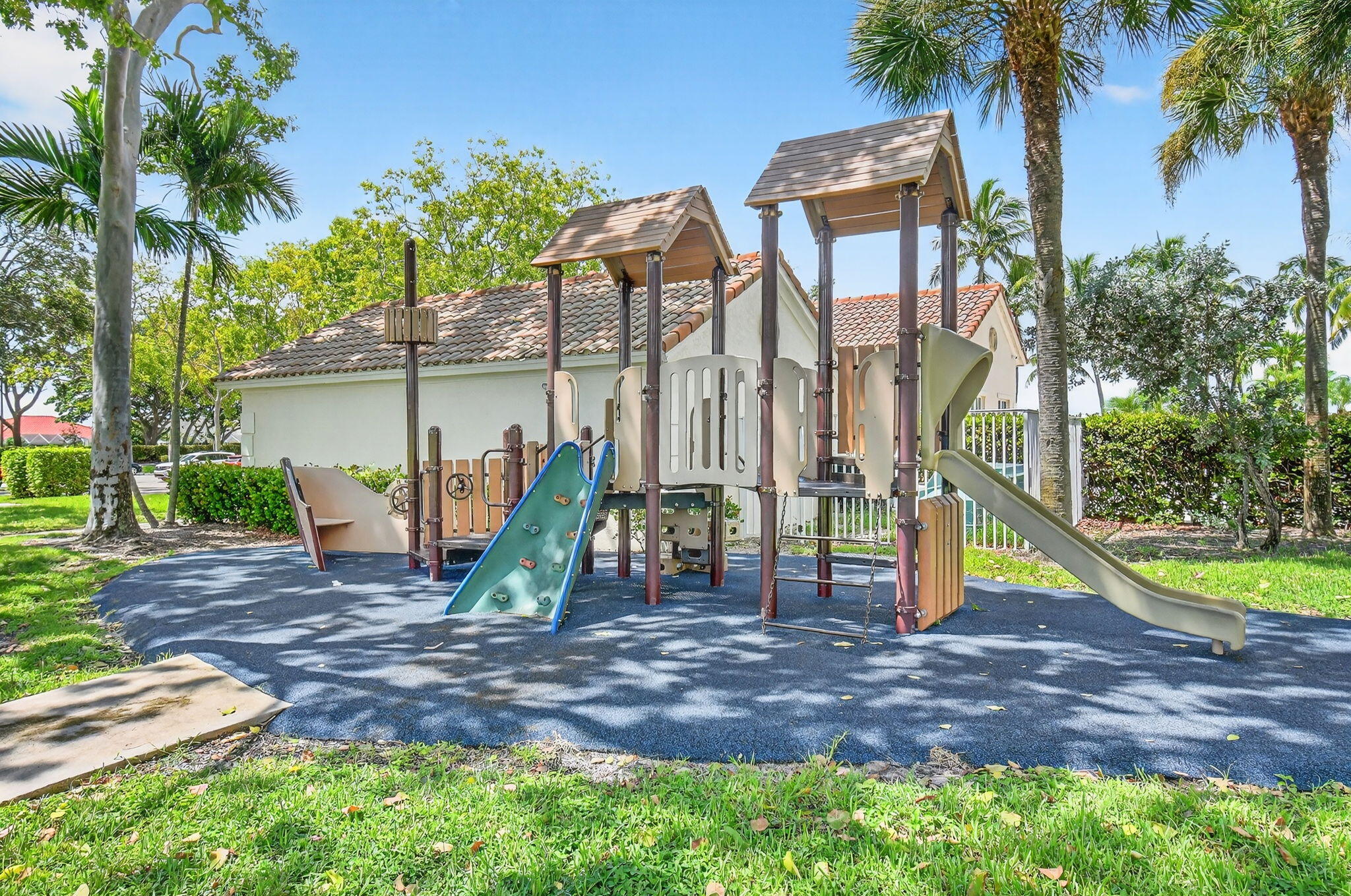LAKE CHARLESTON - Residential