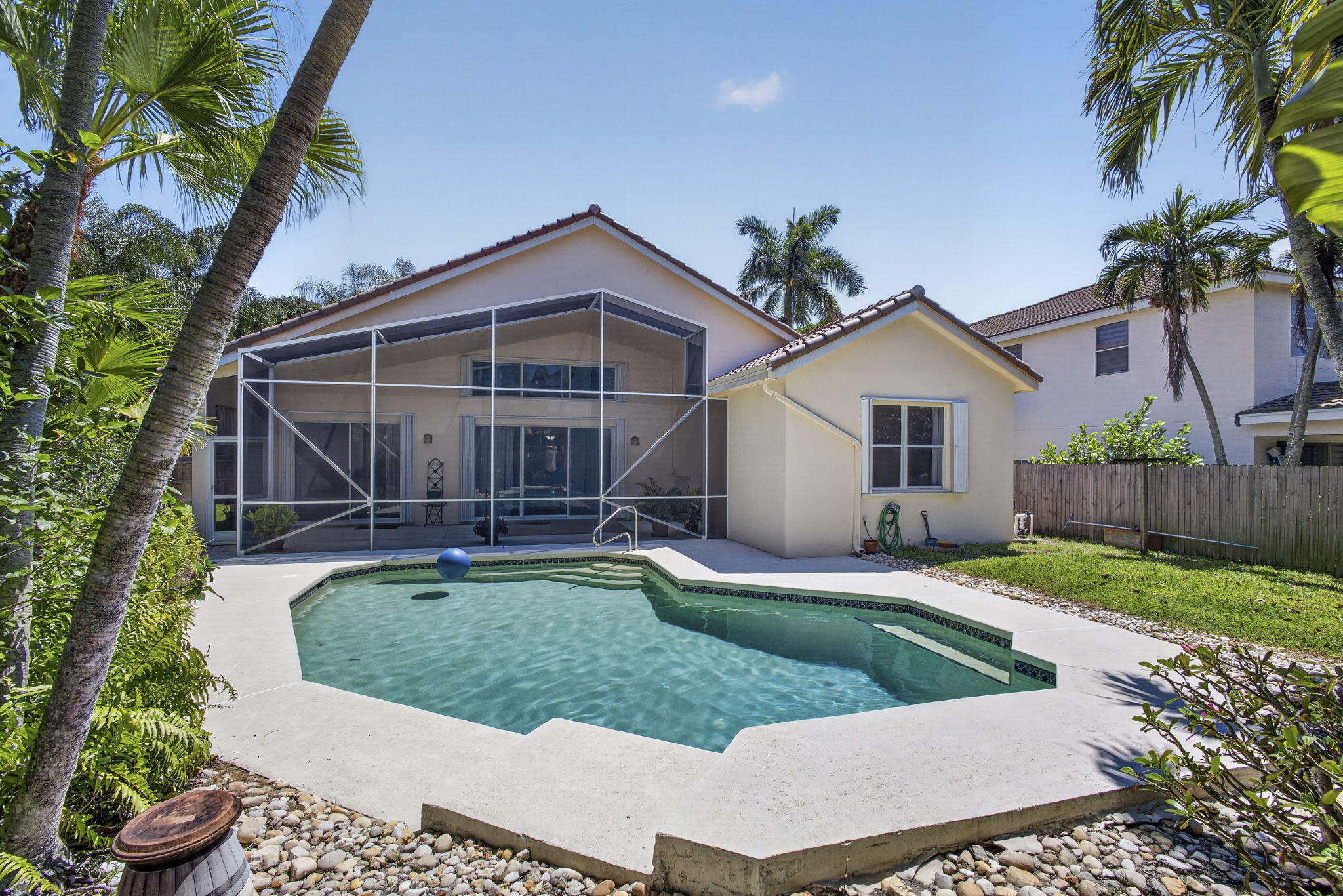 LAKE CHARLESTON - Residential
