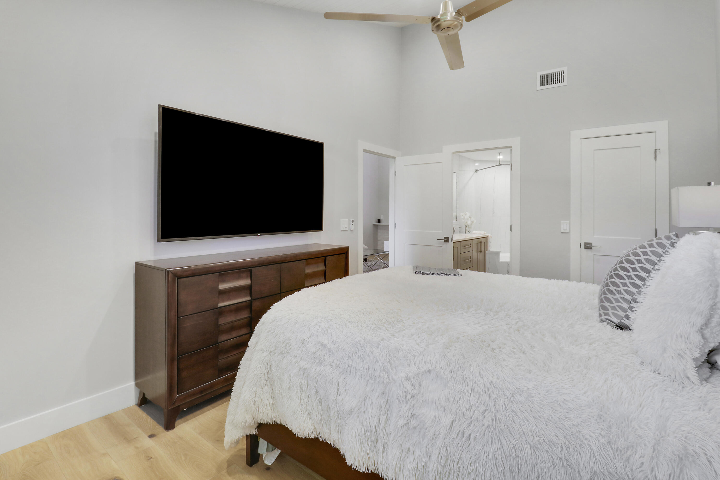 SEA OATS OF JUNO BEACH CONDO - Residential Lease