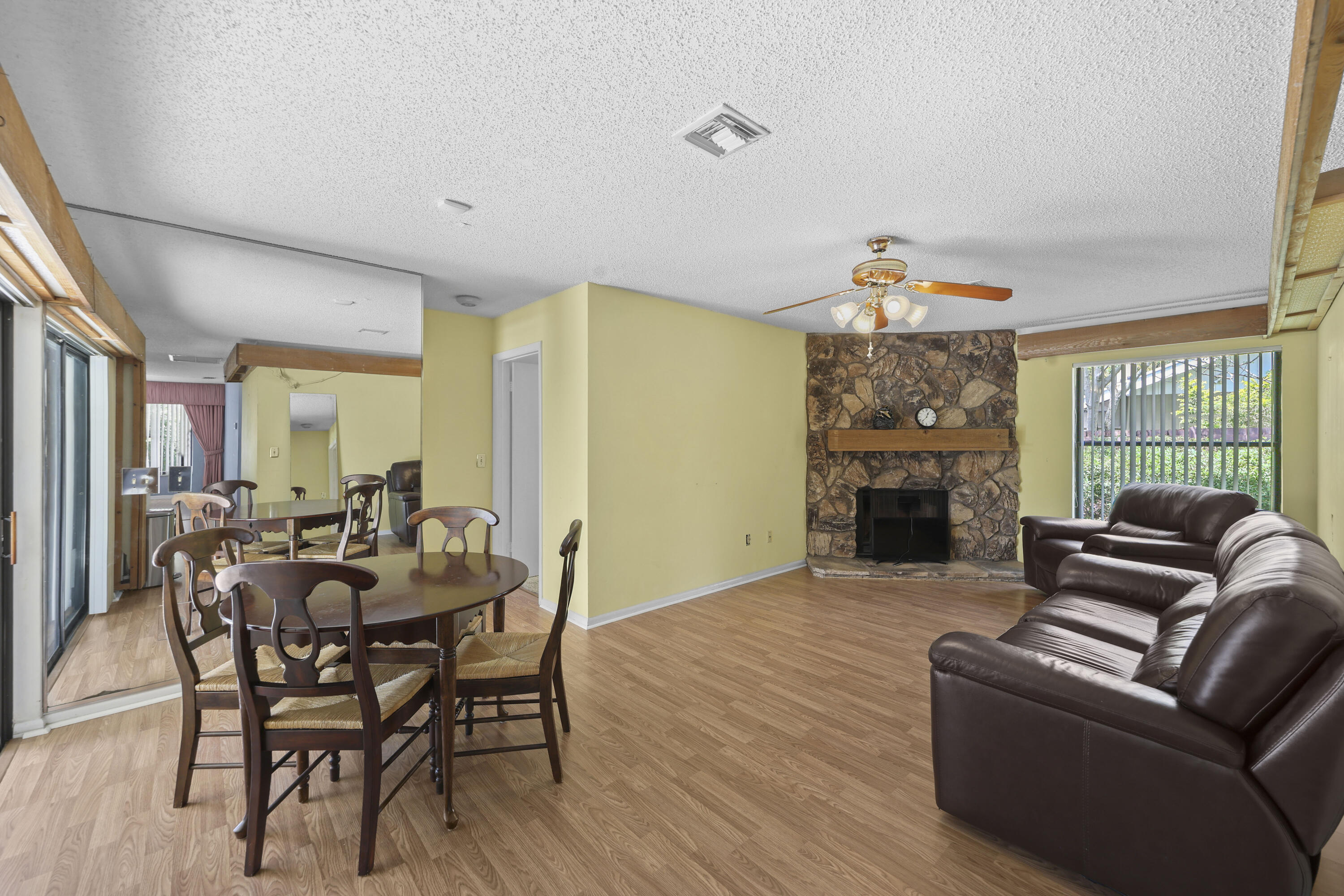 PINEWOOD EAST 2 OF WELLINGTON - Residential