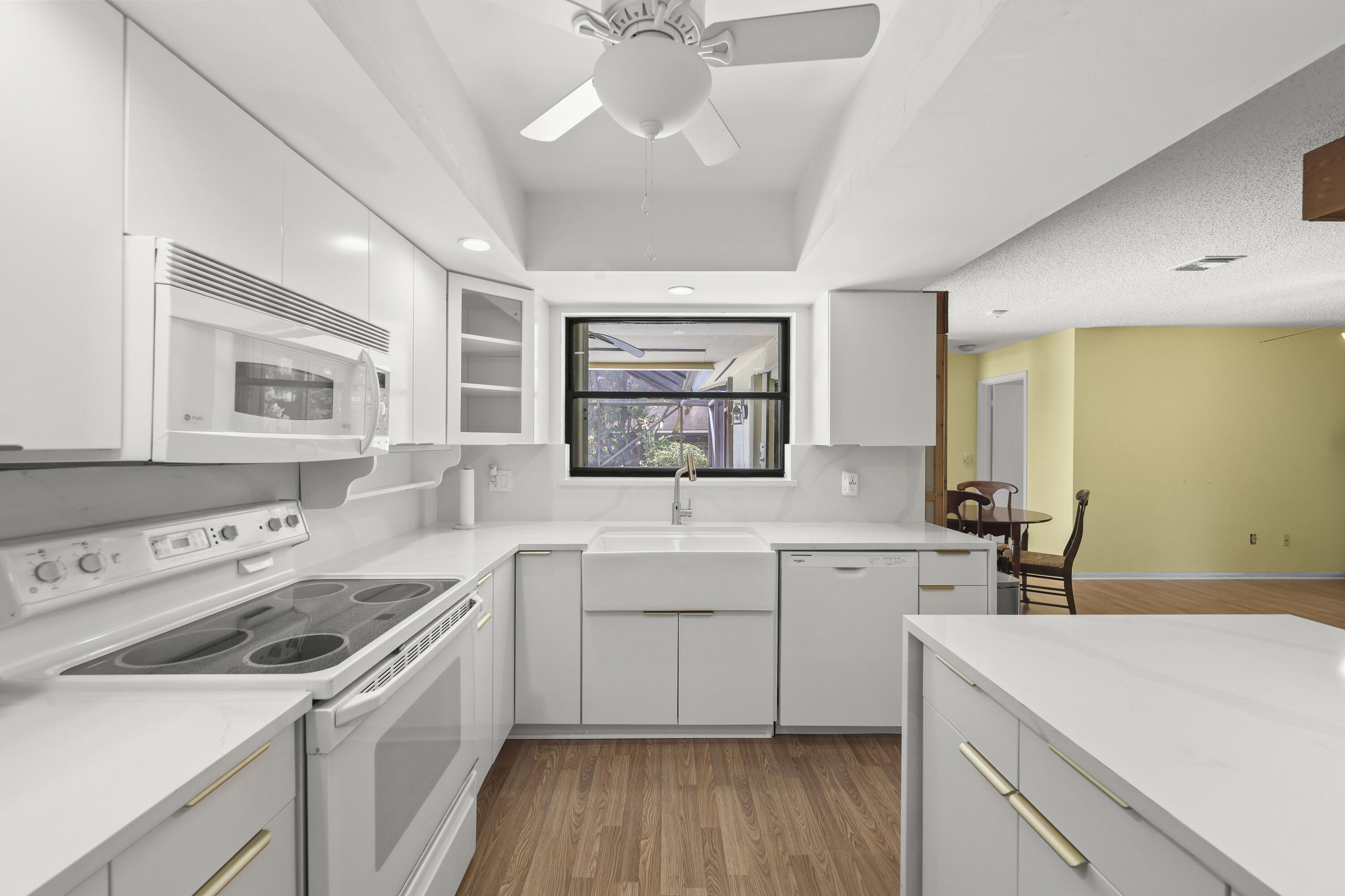 PINEWOOD EAST 2 OF WELLINGTON - Residential