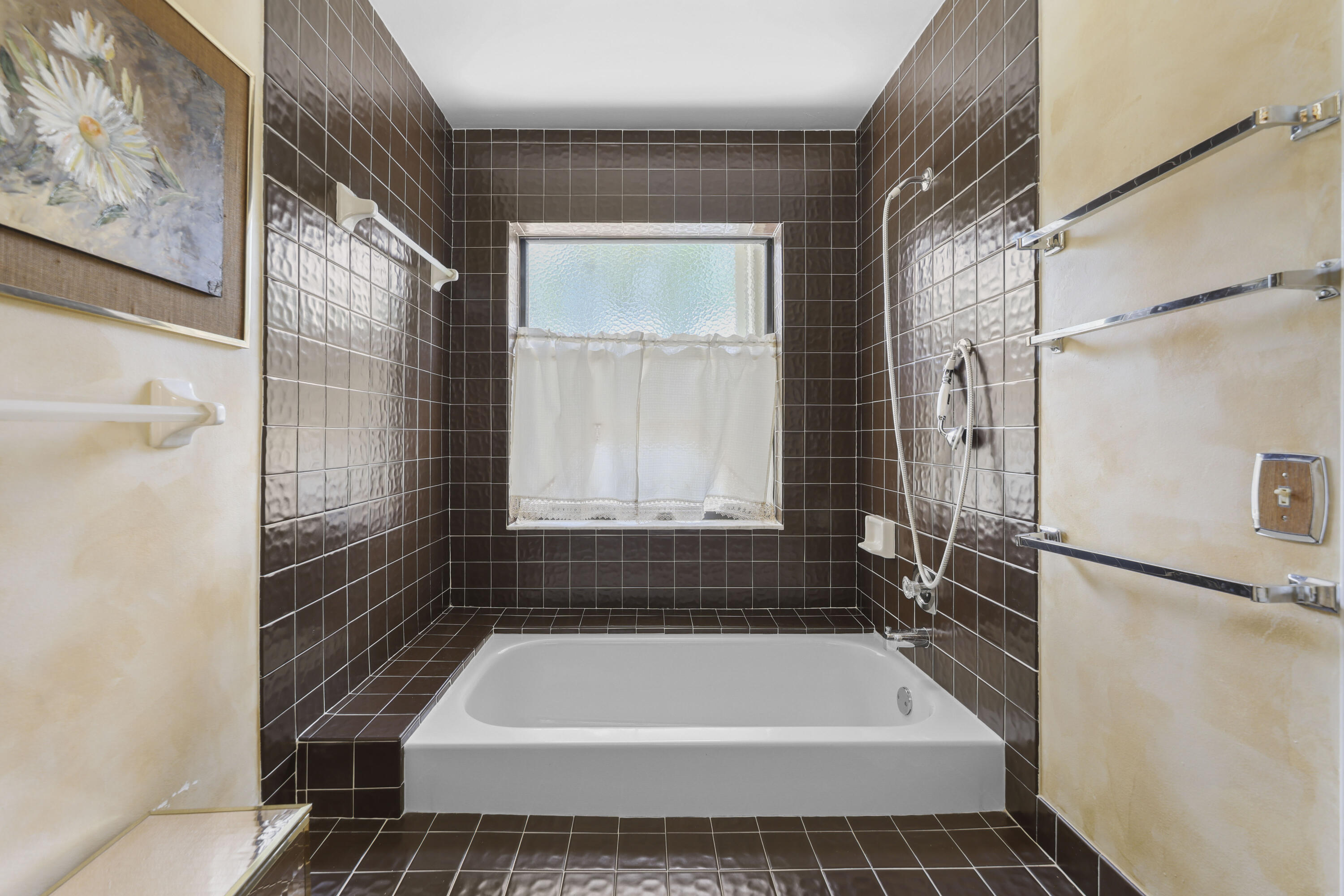 PINEWOOD EAST 2 OF WELLINGTON - Residential