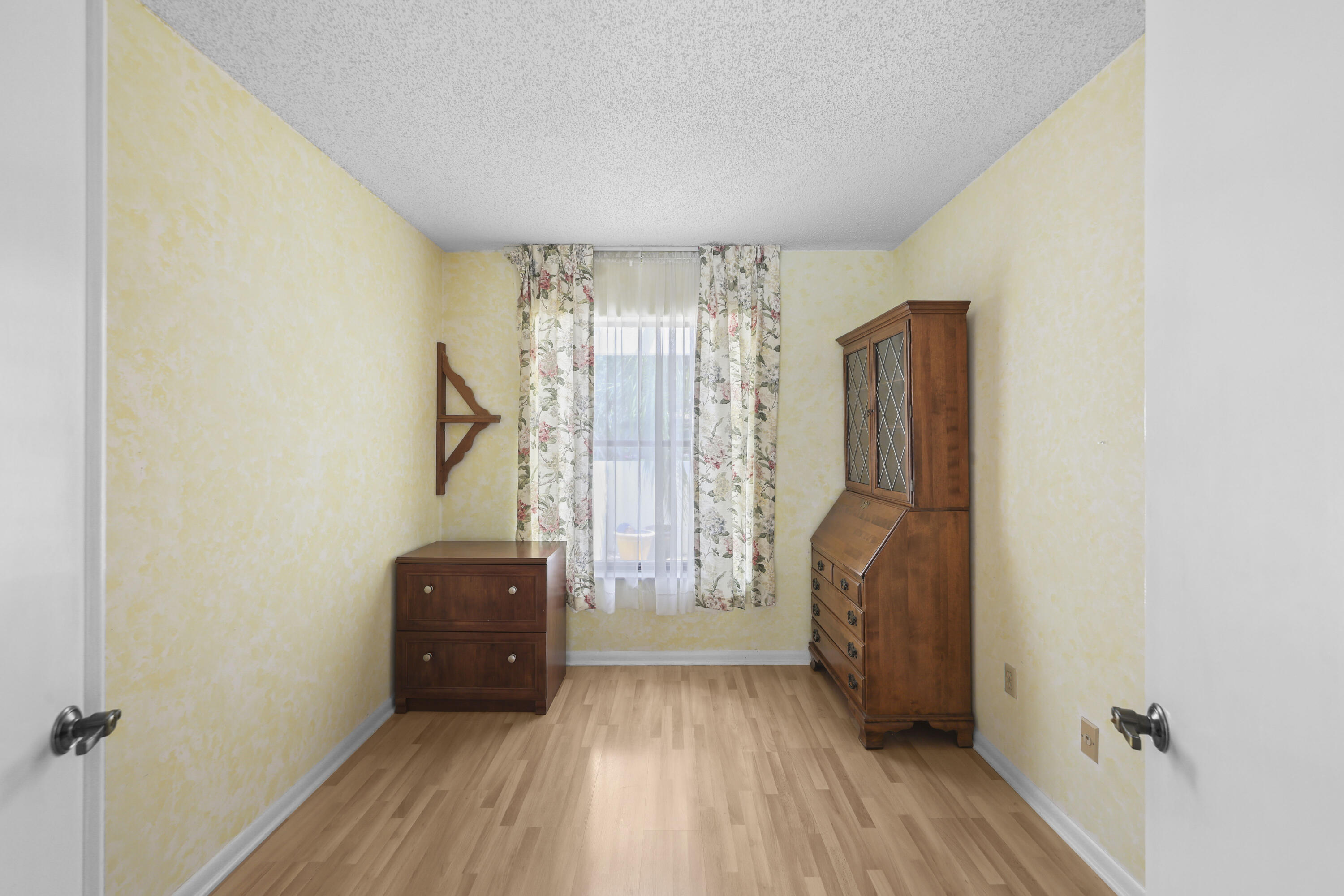 PINEWOOD EAST 2 OF WELLINGTON - Residential