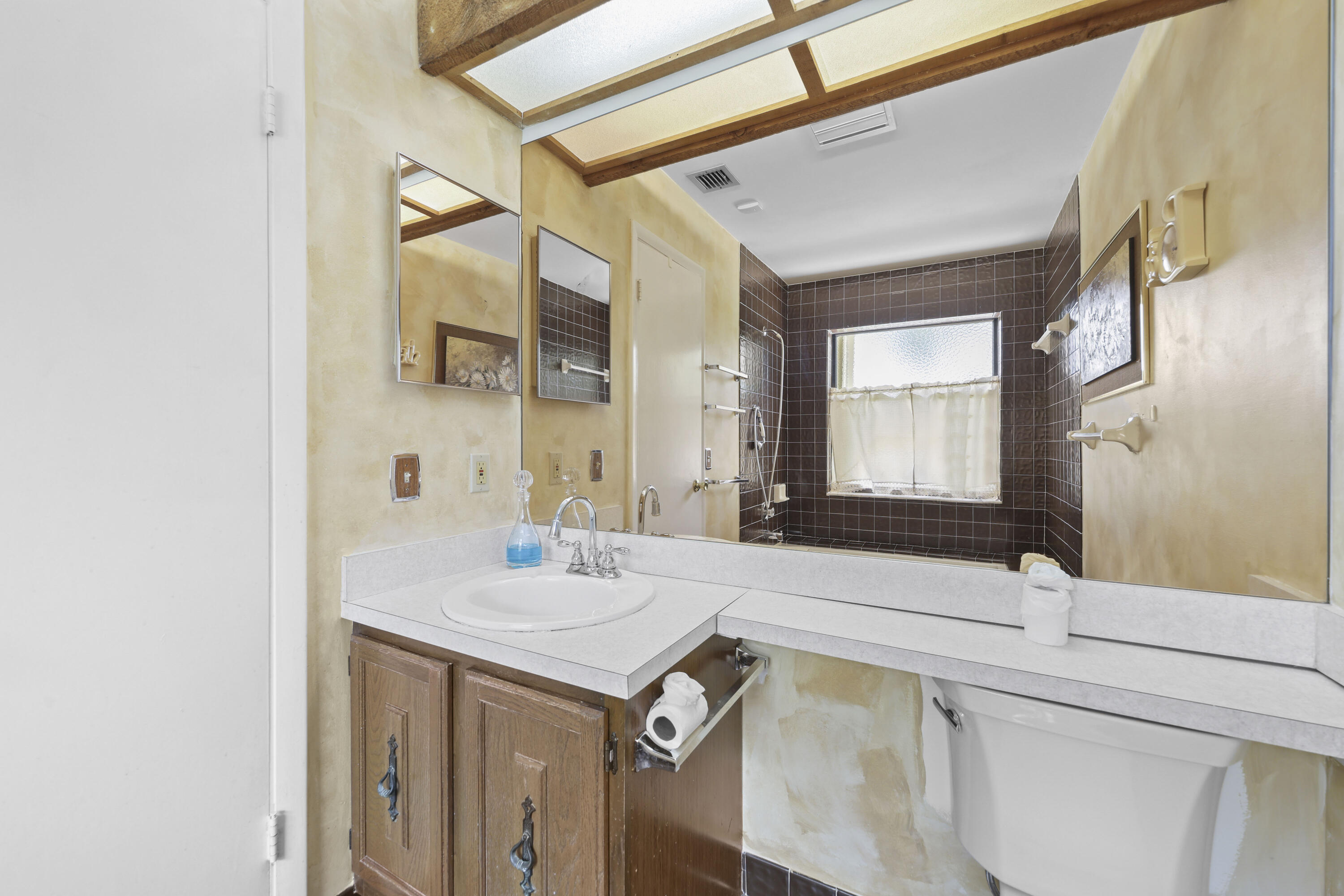 PINEWOOD EAST 2 OF WELLINGTON - Residential