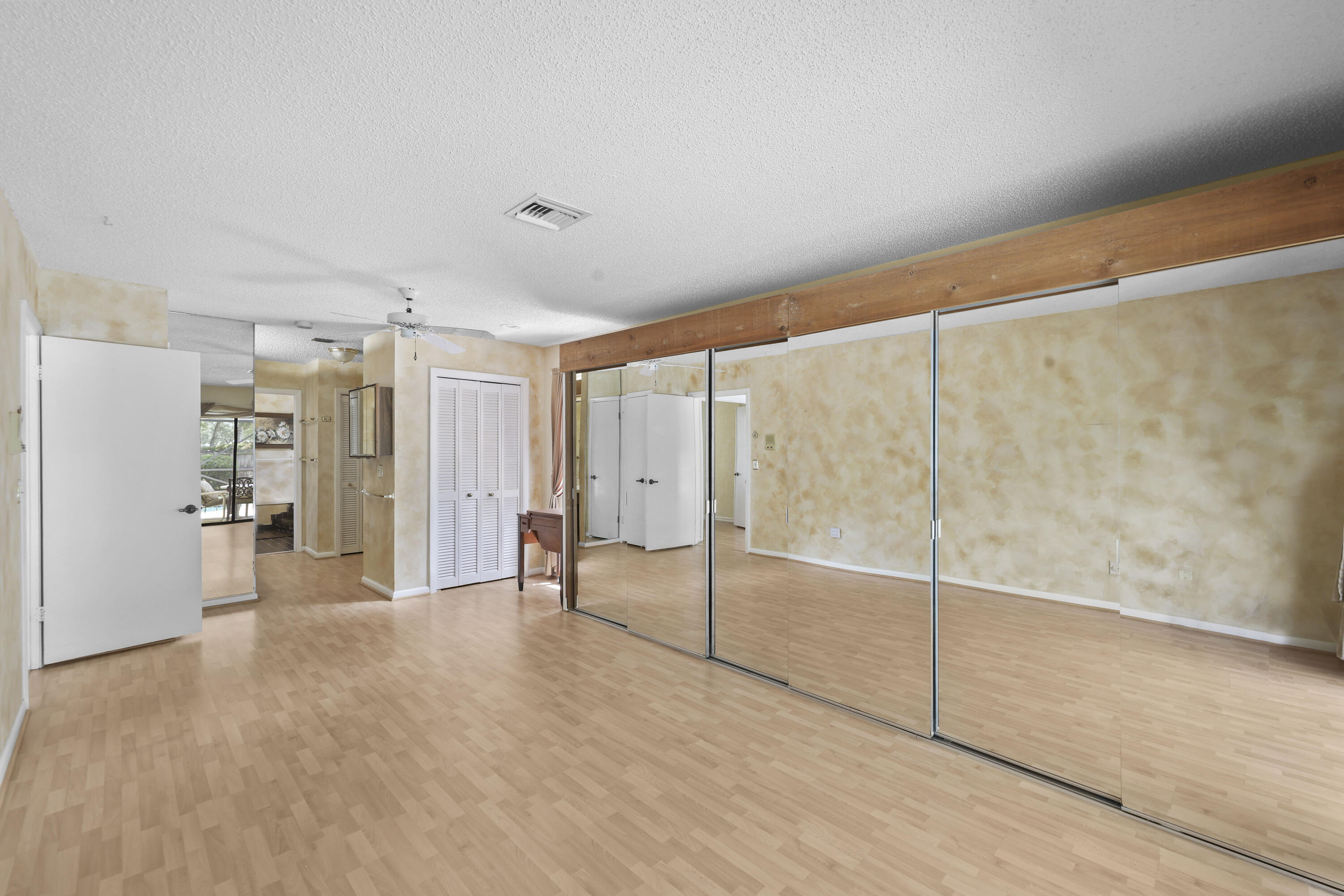 PINEWOOD EAST 2 OF WELLINGTON - Residential