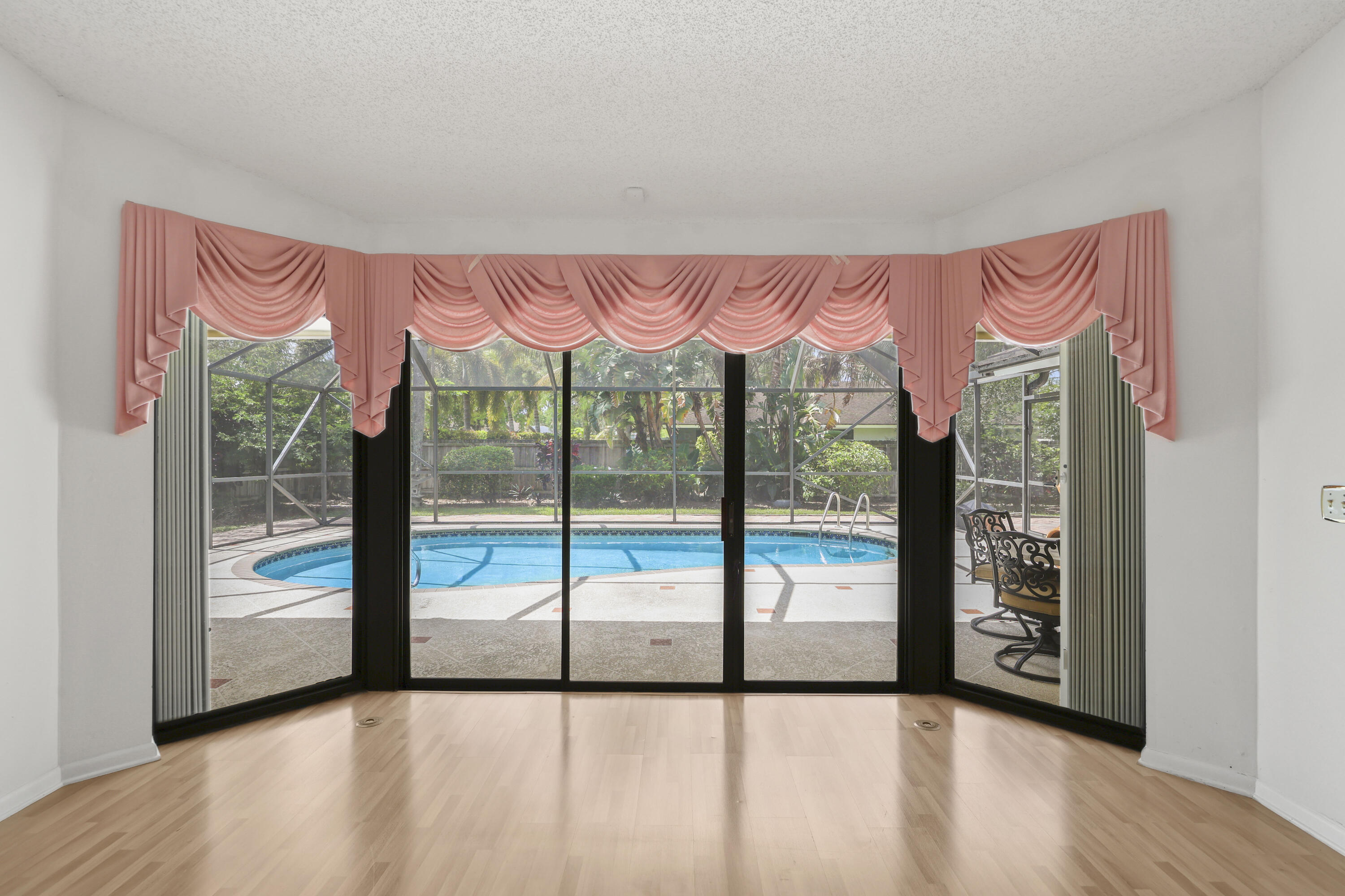 PINEWOOD EAST 2 OF WELLINGTON - Residential