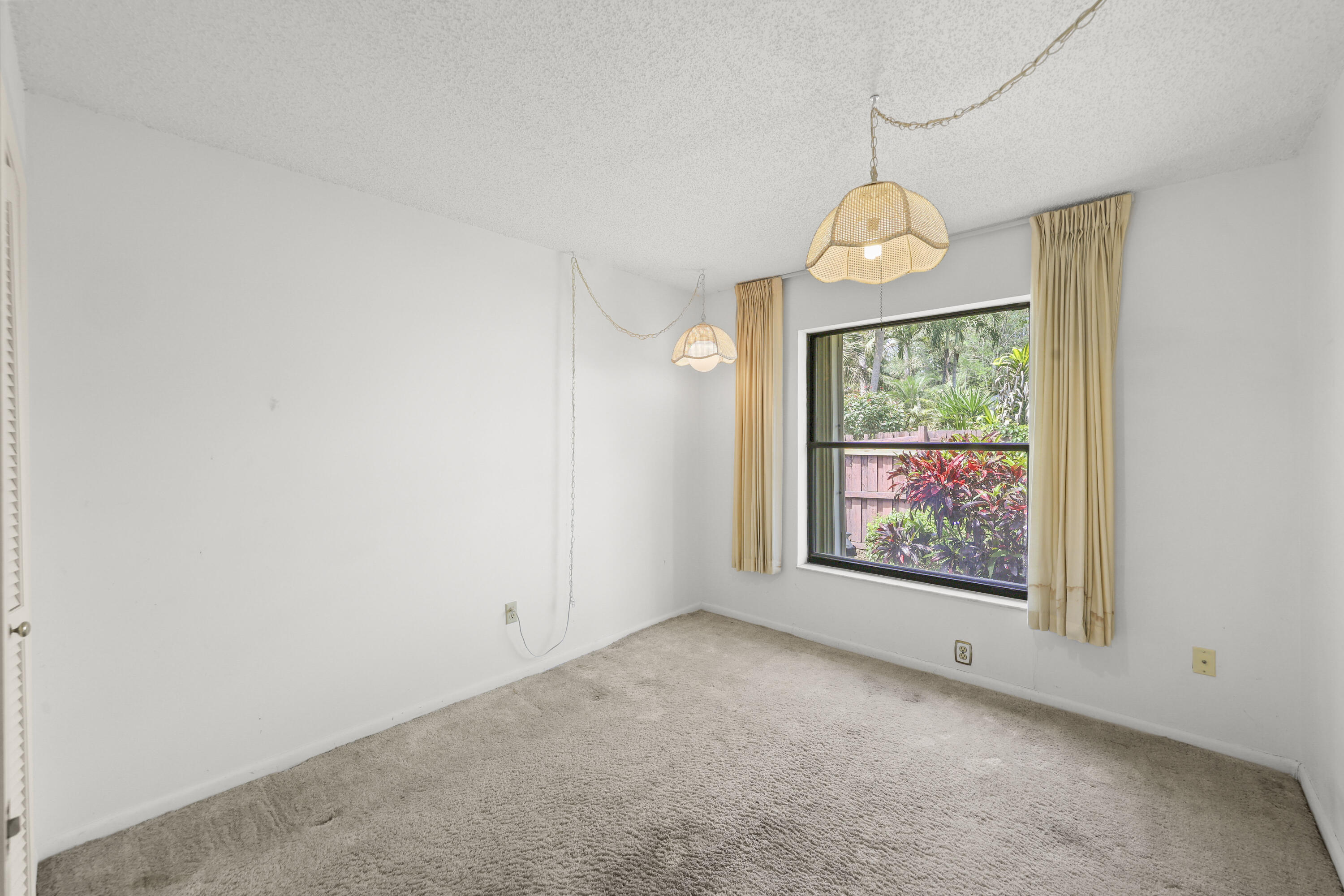 PINEWOOD EAST 2 OF WELLINGTON - Residential