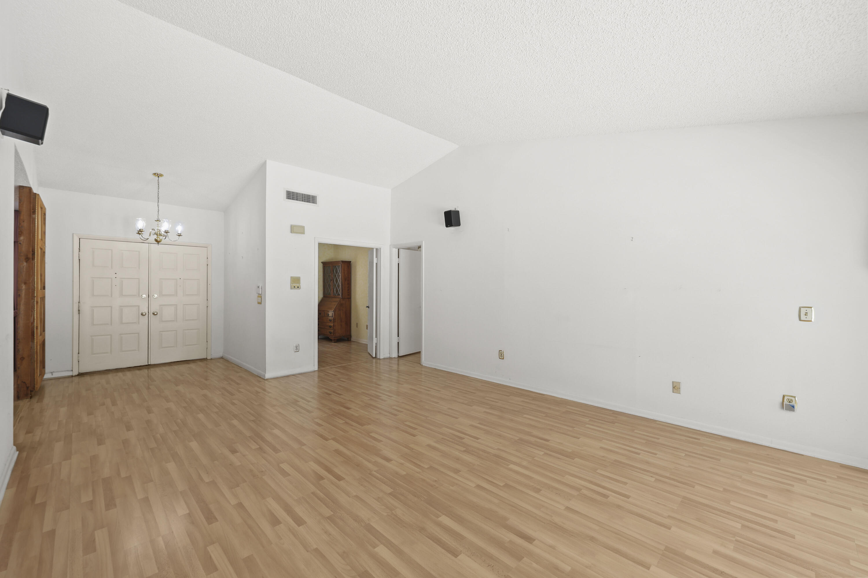 PINEWOOD EAST 2 OF WELLINGTON - Residential