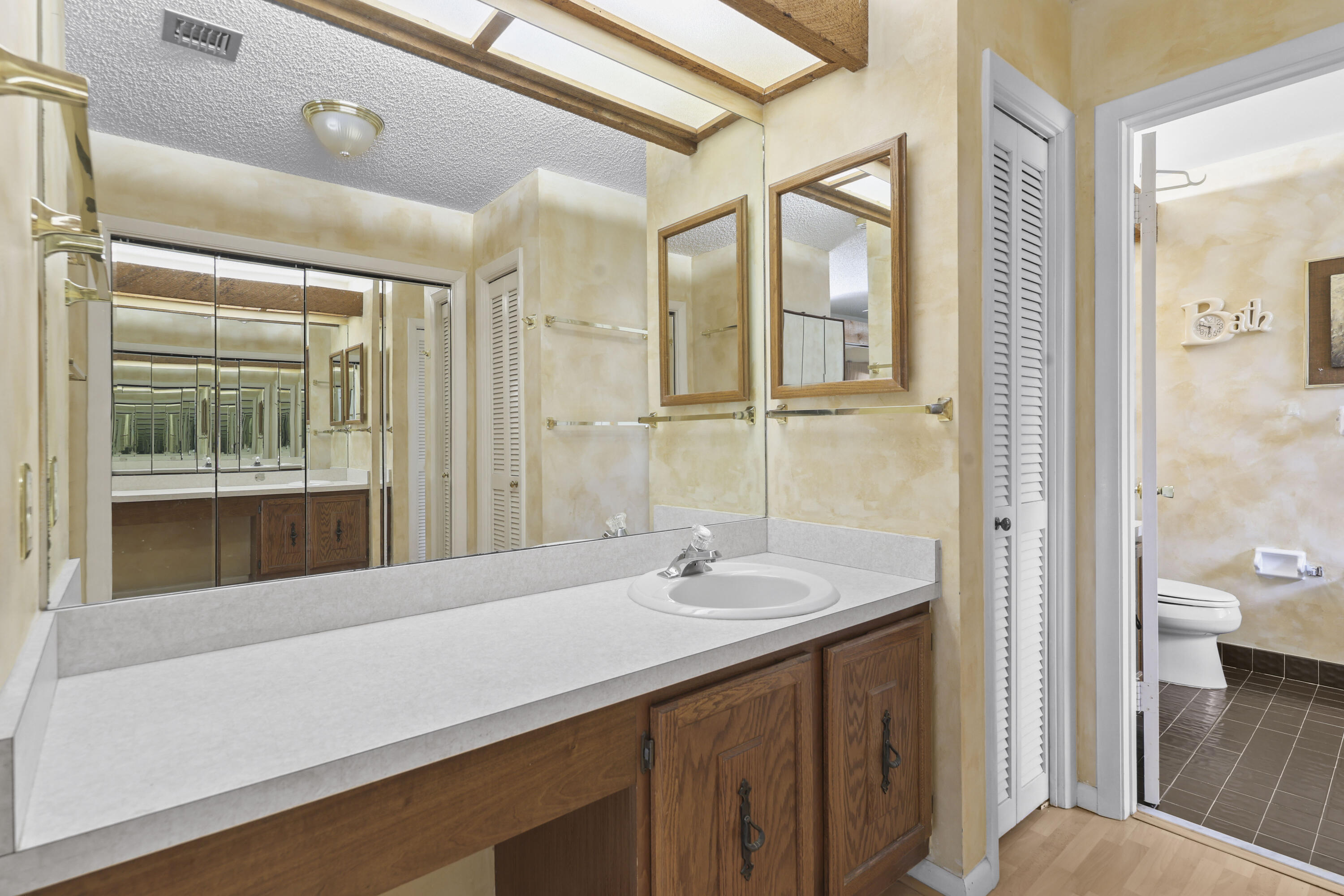 PINEWOOD EAST 2 OF WELLINGTON - Residential