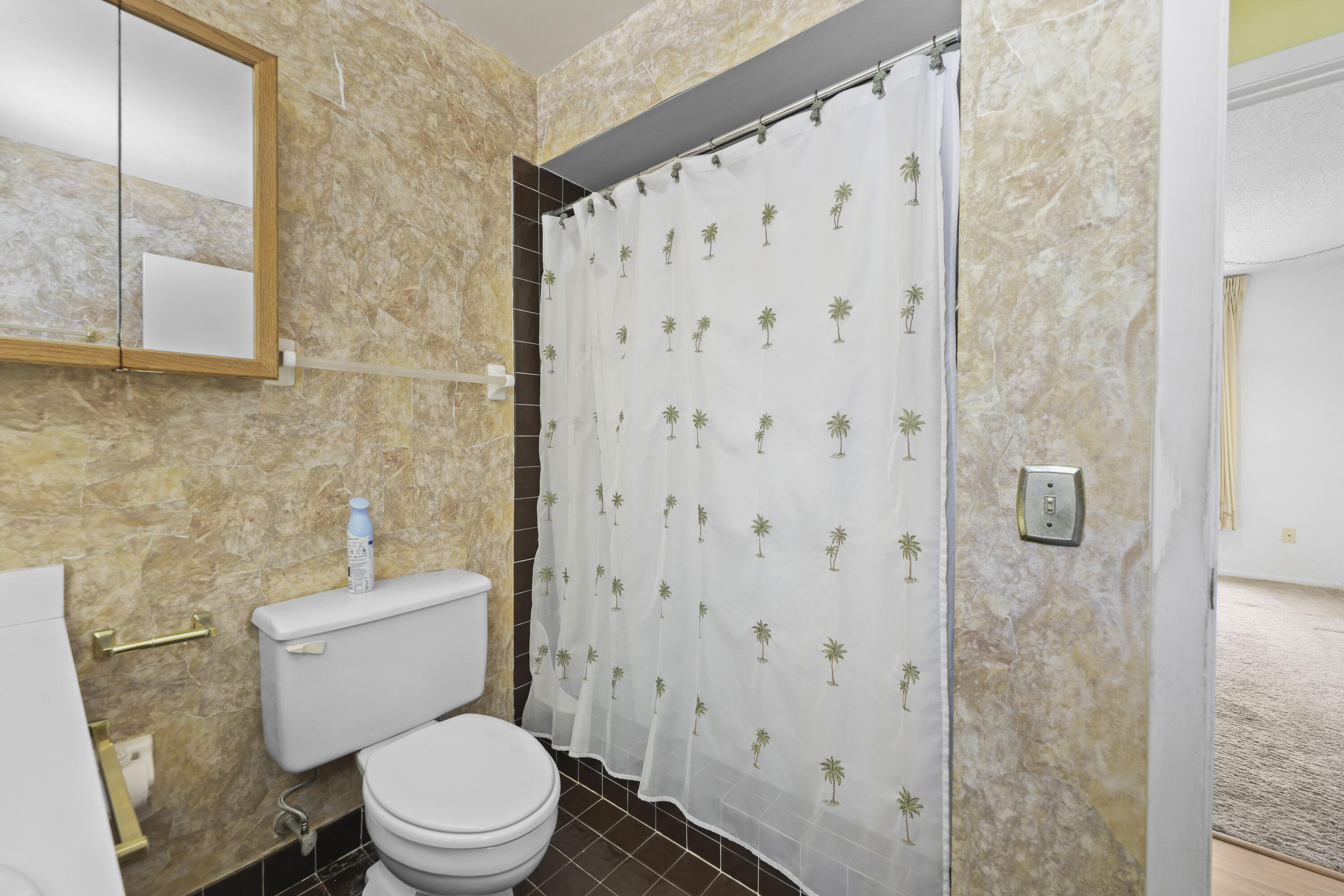 PINEWOOD EAST 2 OF WELLINGTON - Residential