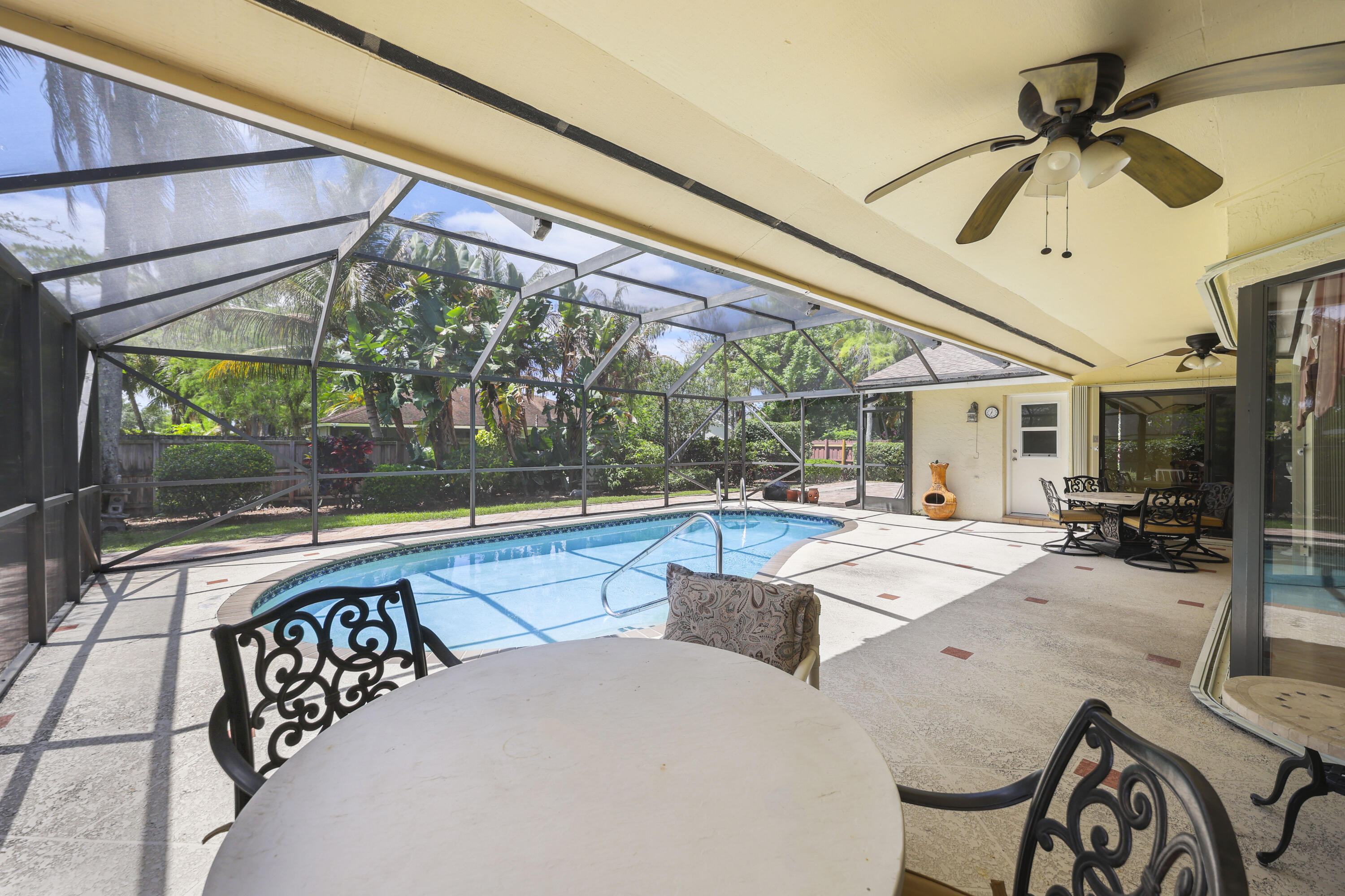 PINEWOOD EAST 2 OF WELLINGTON - Residential