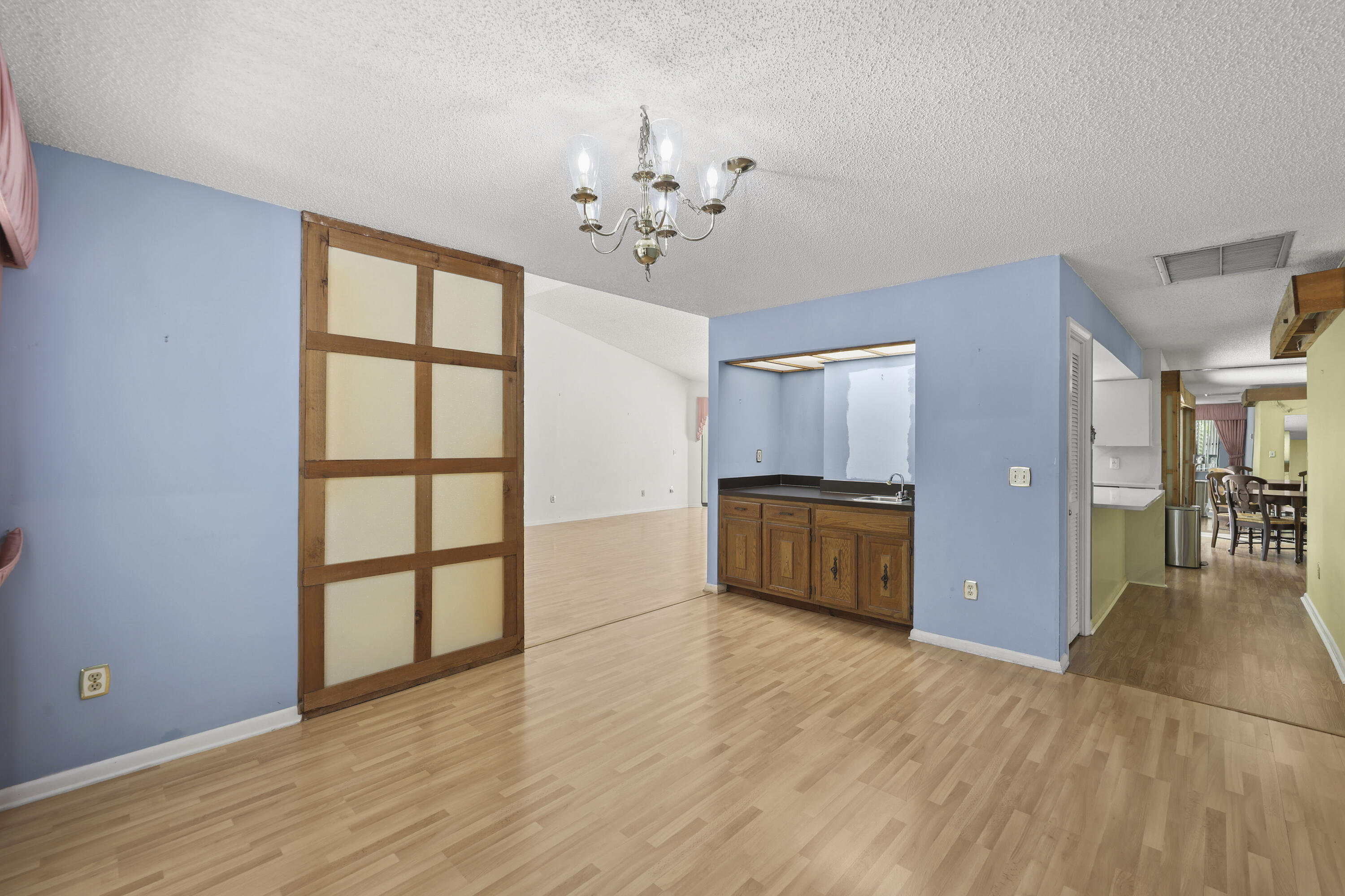 PINEWOOD EAST 2 OF WELLINGTON - Residential