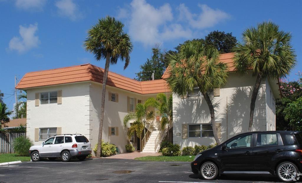 Nicely remodeled 1BR/1BA first-floor apartment in a small, well-maintained building in the heart of Fort Lauderdale. Features granite countertops, tile flooring throughout, and a brand new refrigerator. Parking for one vehicle. Laundry room located at the rear of the building. Walk to shopping and Holy Cross Hospital. Conveniently located near downtown, the beach, and major roads. Water, sewer, and trash included in rent. Ready for immediate move-in. Sorry, no pets.