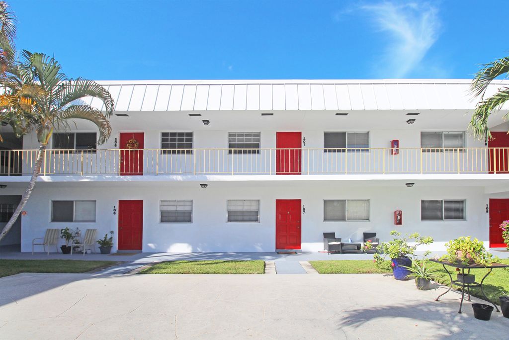 Photo of 402 Lake Shore Drive #107, West Palm Beach, FL 33403 (MLS # B26000045)