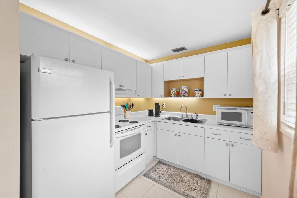 Photo of 2600 SE Ocean Boulevard #W5, Stuart, FL 34996 (MLS # B26035248)
