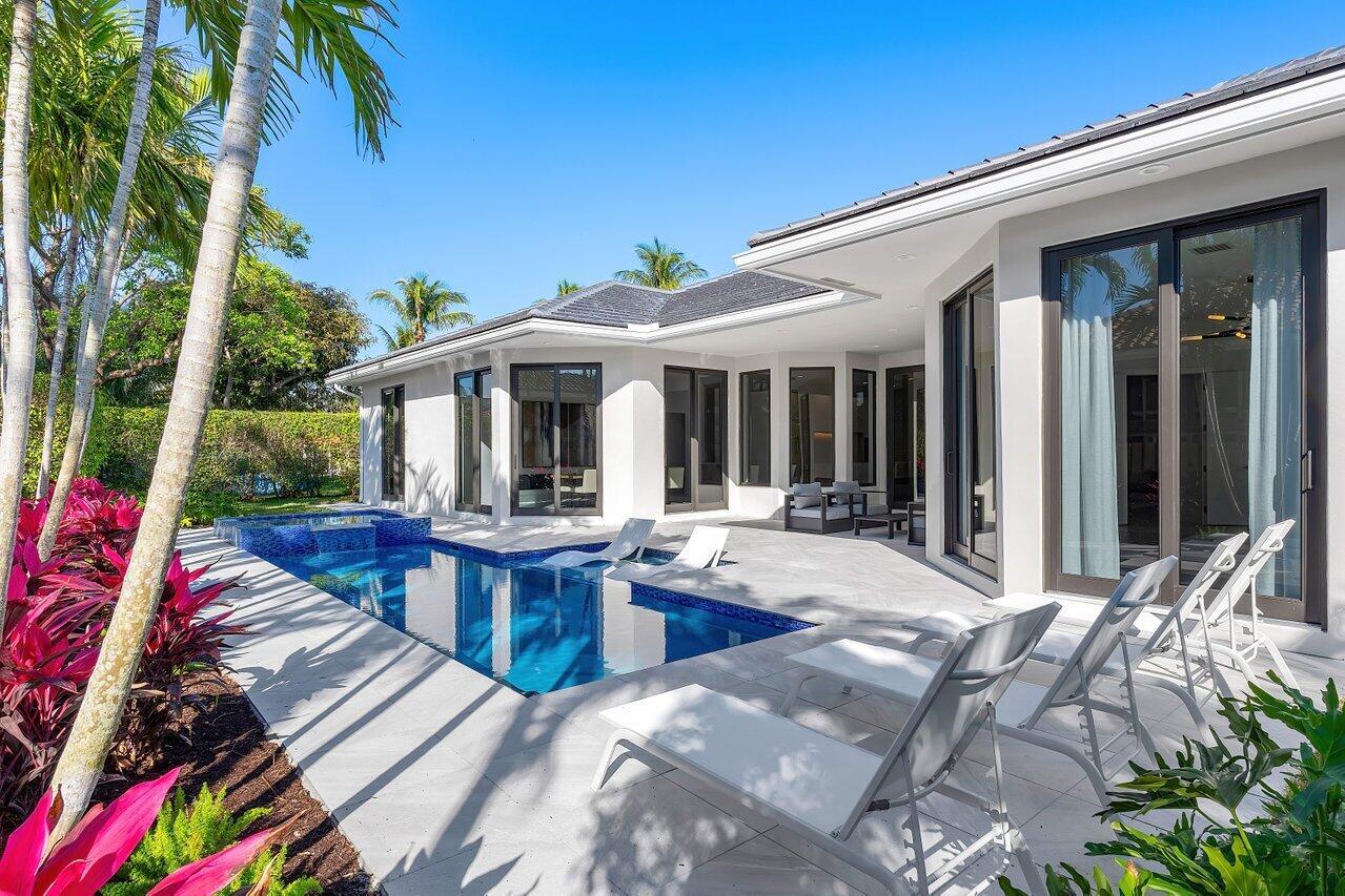 BOCA OAKS - Residential