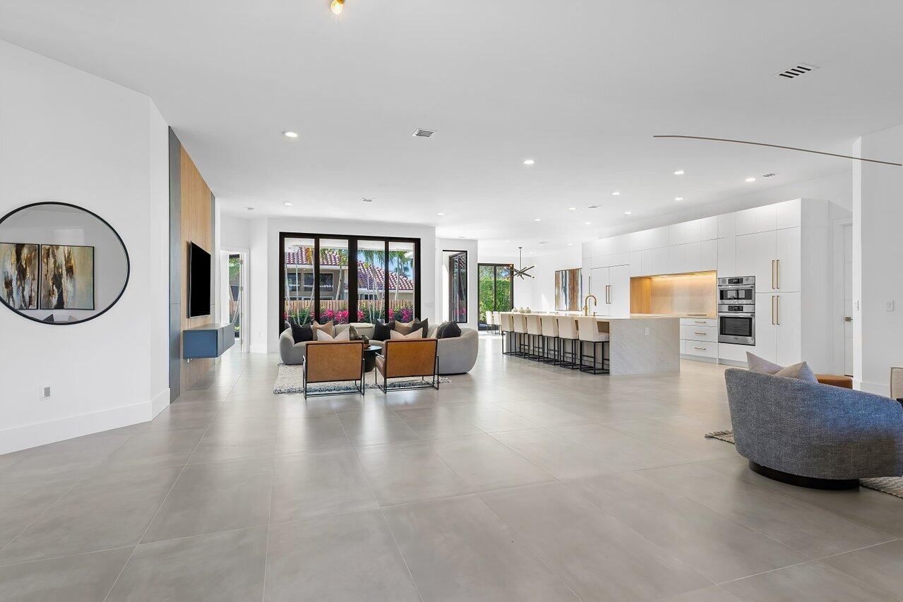 BOCA OAKS - Residential