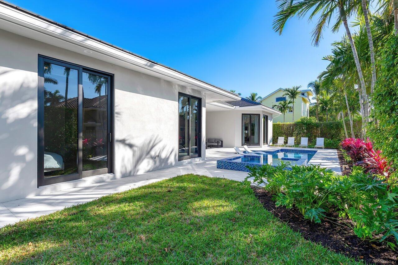 BOCA OAKS - Residential