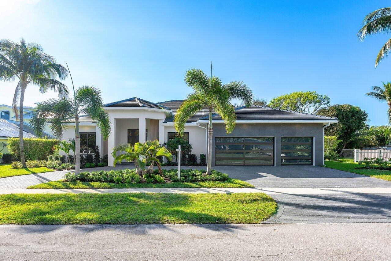 BOCA OAKS - Residential