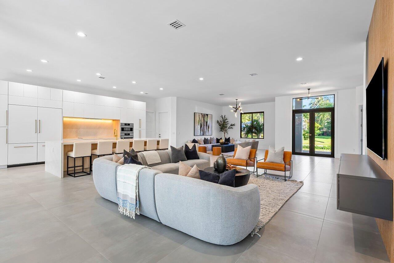 BOCA OAKS - Residential