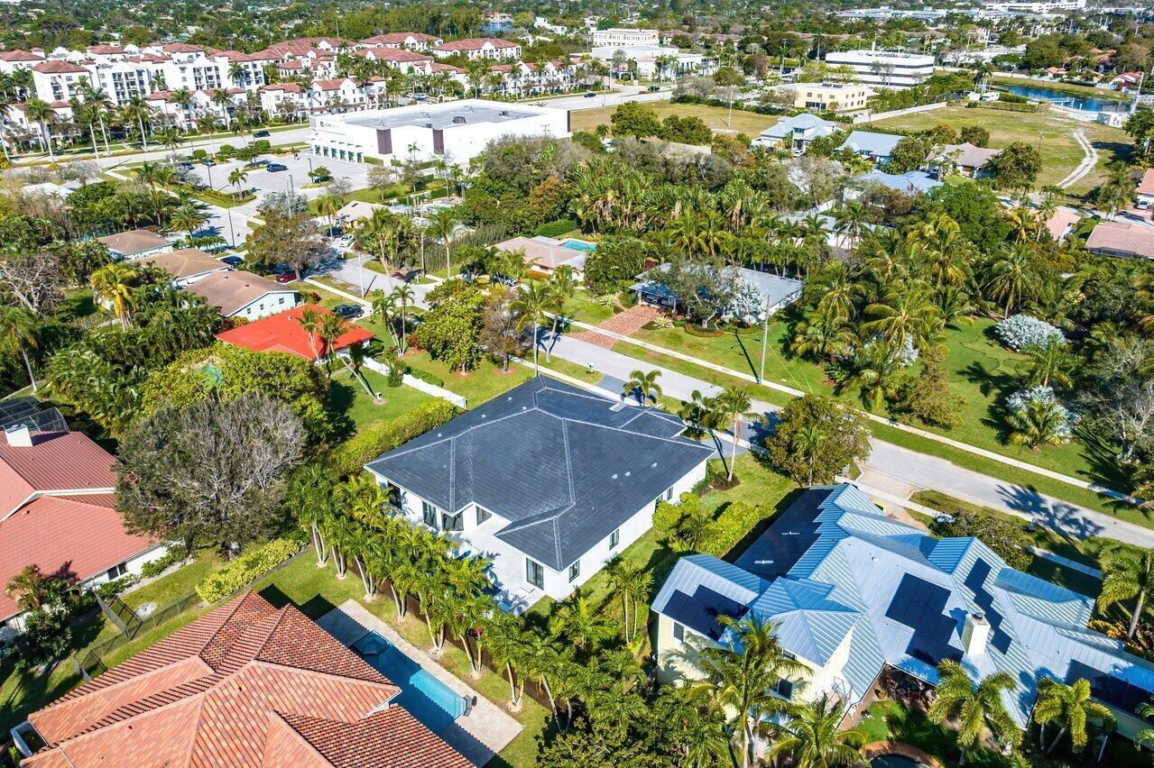 BOCA OAKS - Residential