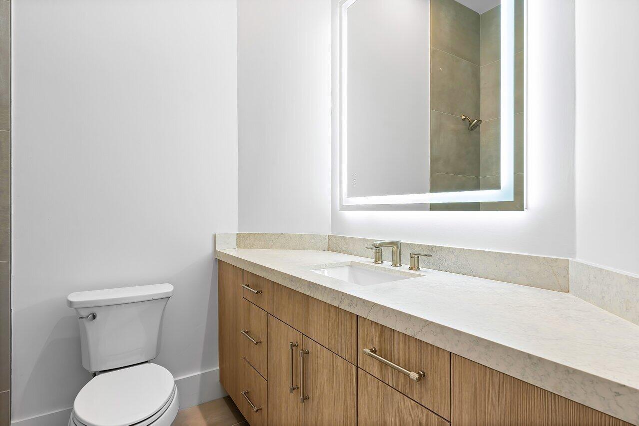 BOCA OAKS - Residential