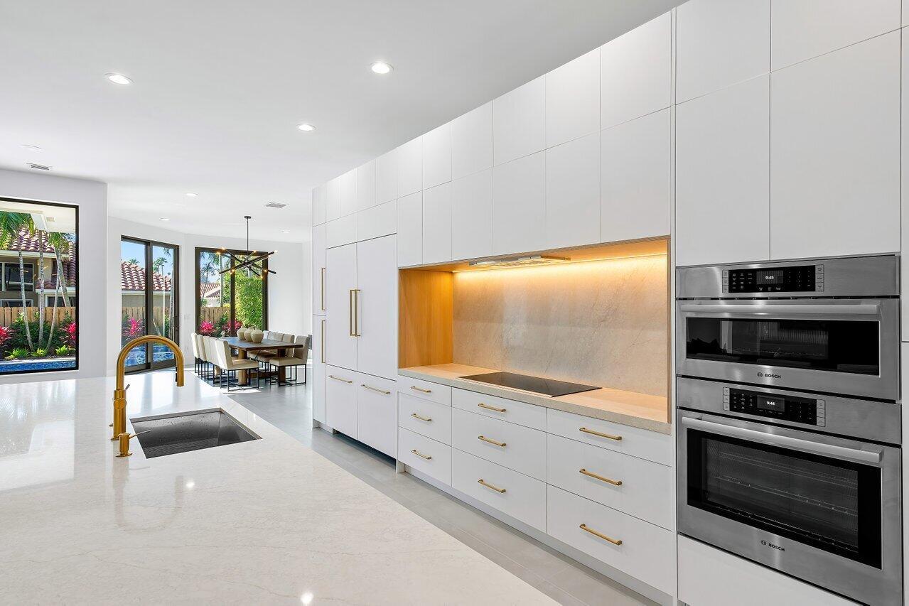 BOCA OAKS - Residential