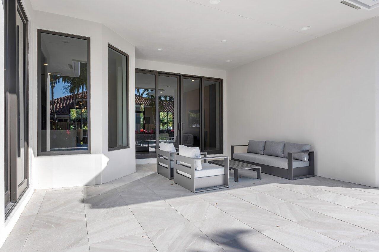 BOCA OAKS - Residential