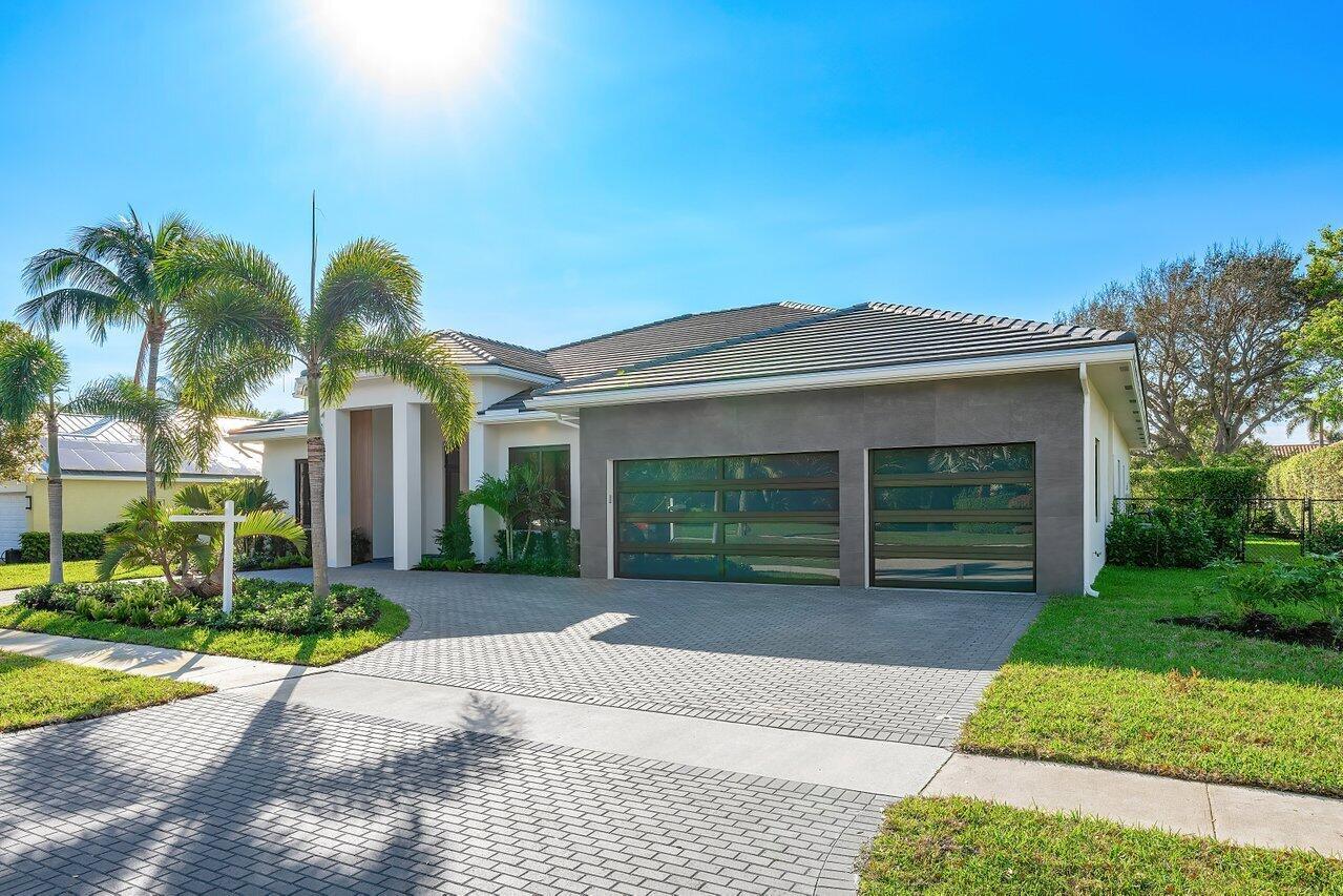 BOCA OAKS - Residential