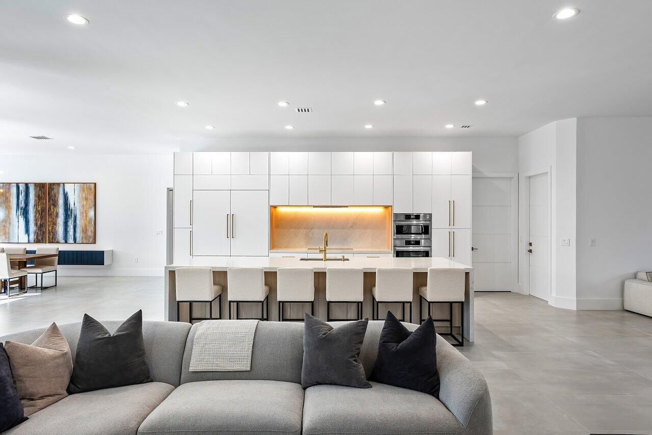 BOCA OAKS - Residential