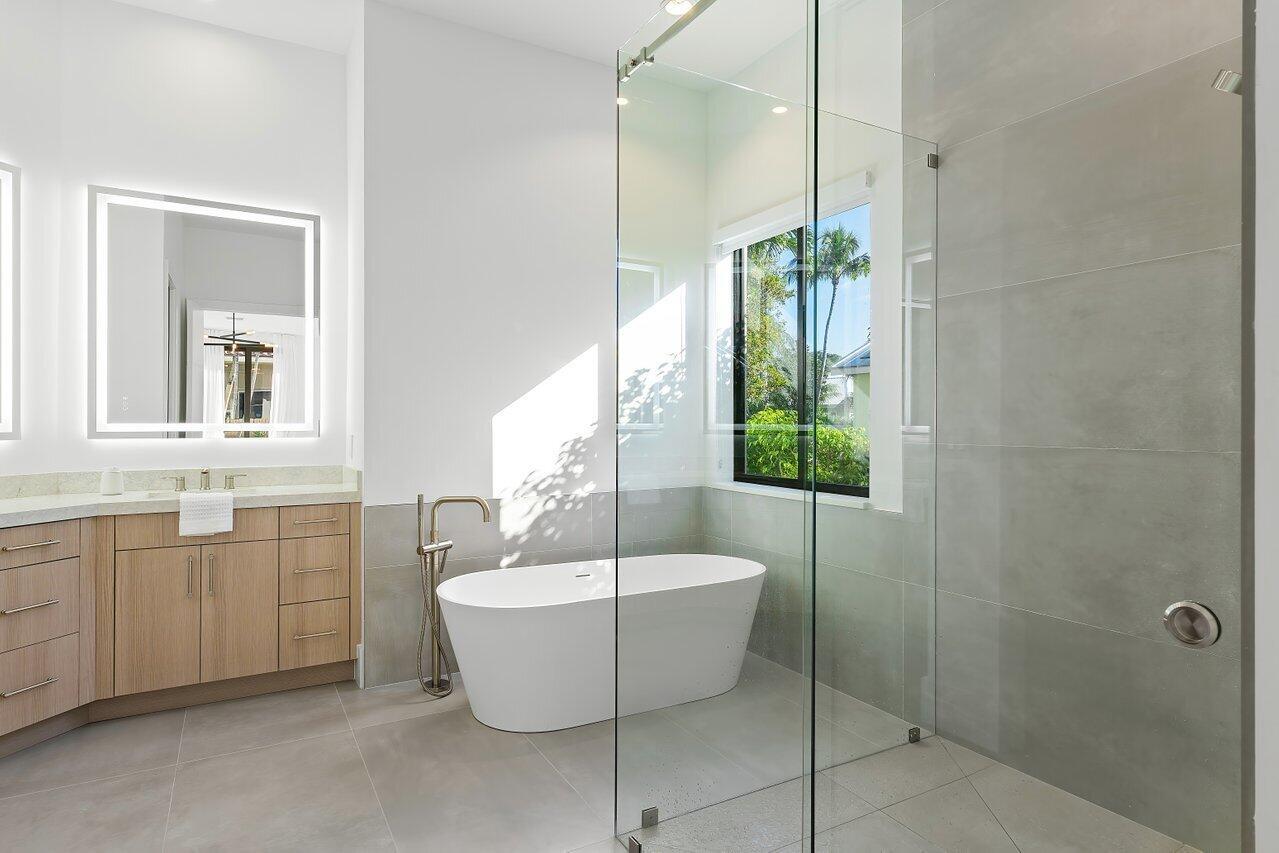 BOCA OAKS - Residential