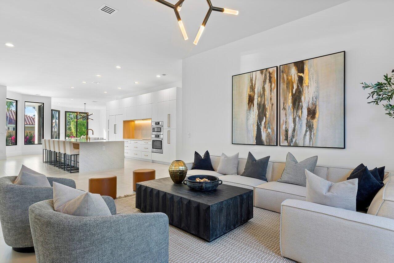 BOCA OAKS - Residential