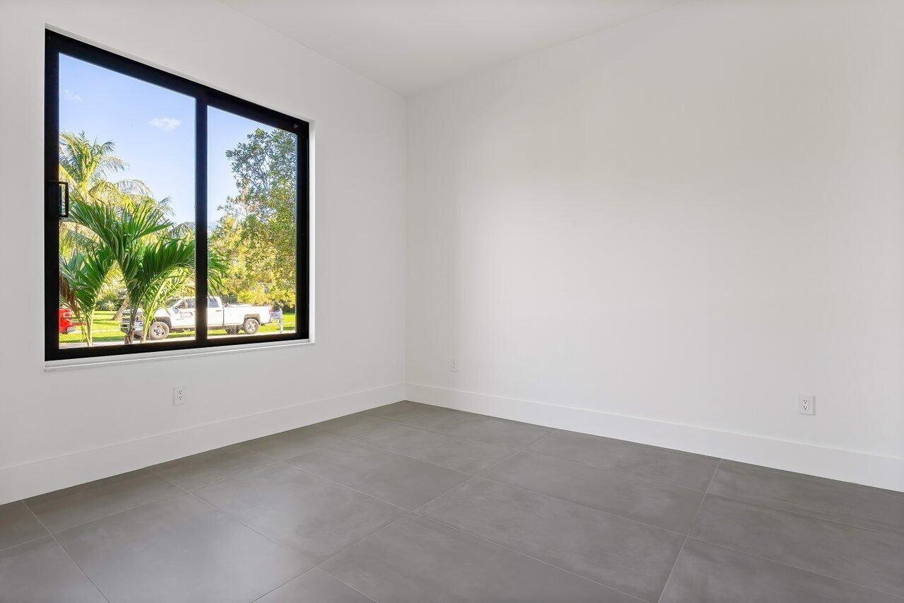 BOCA OAKS - Residential