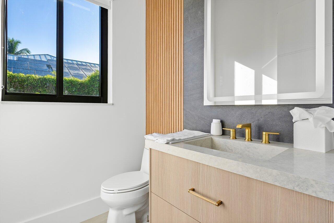 BOCA OAKS - Residential