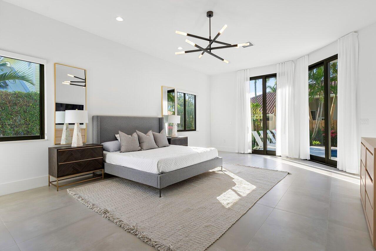 BOCA OAKS - Residential