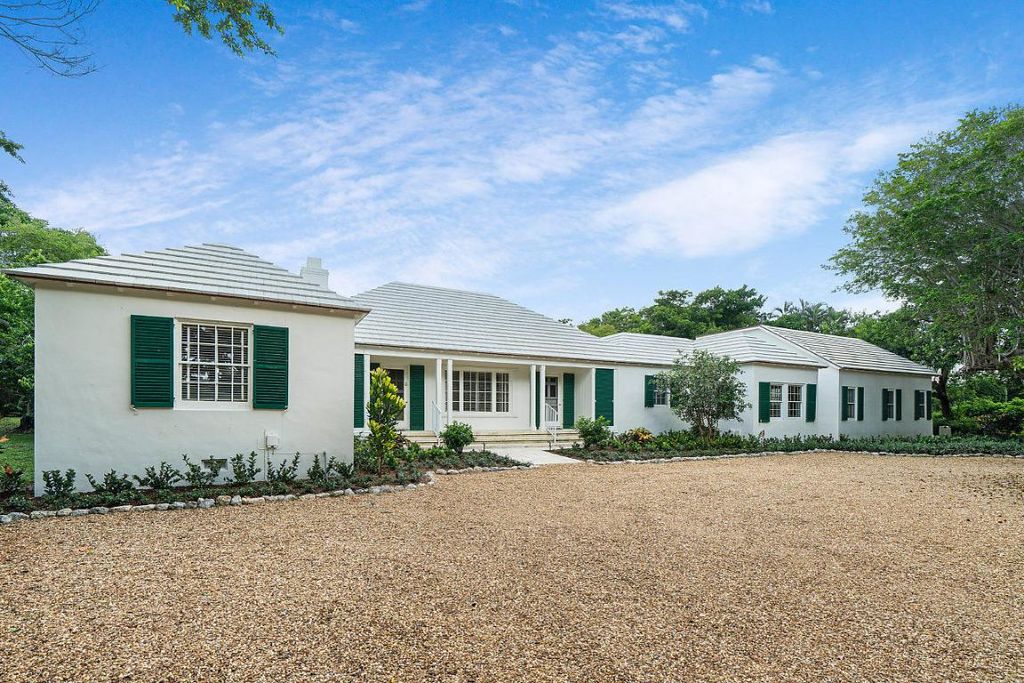 Photo of 1008 N Ocean Boulevard, Gulf Stream, FL 33483 (MLS # R11156114)