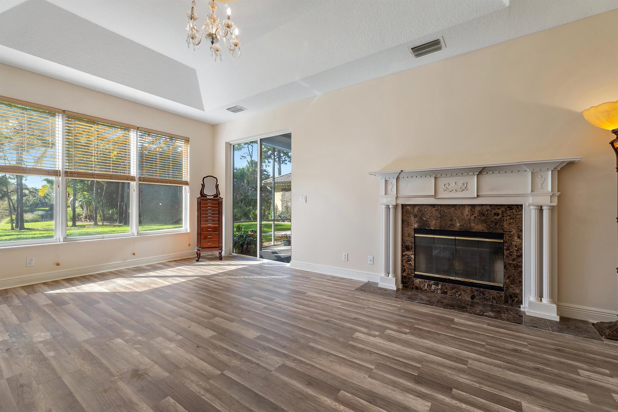 LOCKS LANDING - Residential